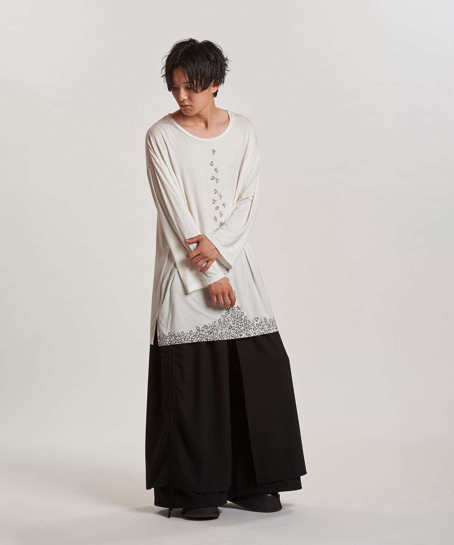 WHITE Model:H169cm