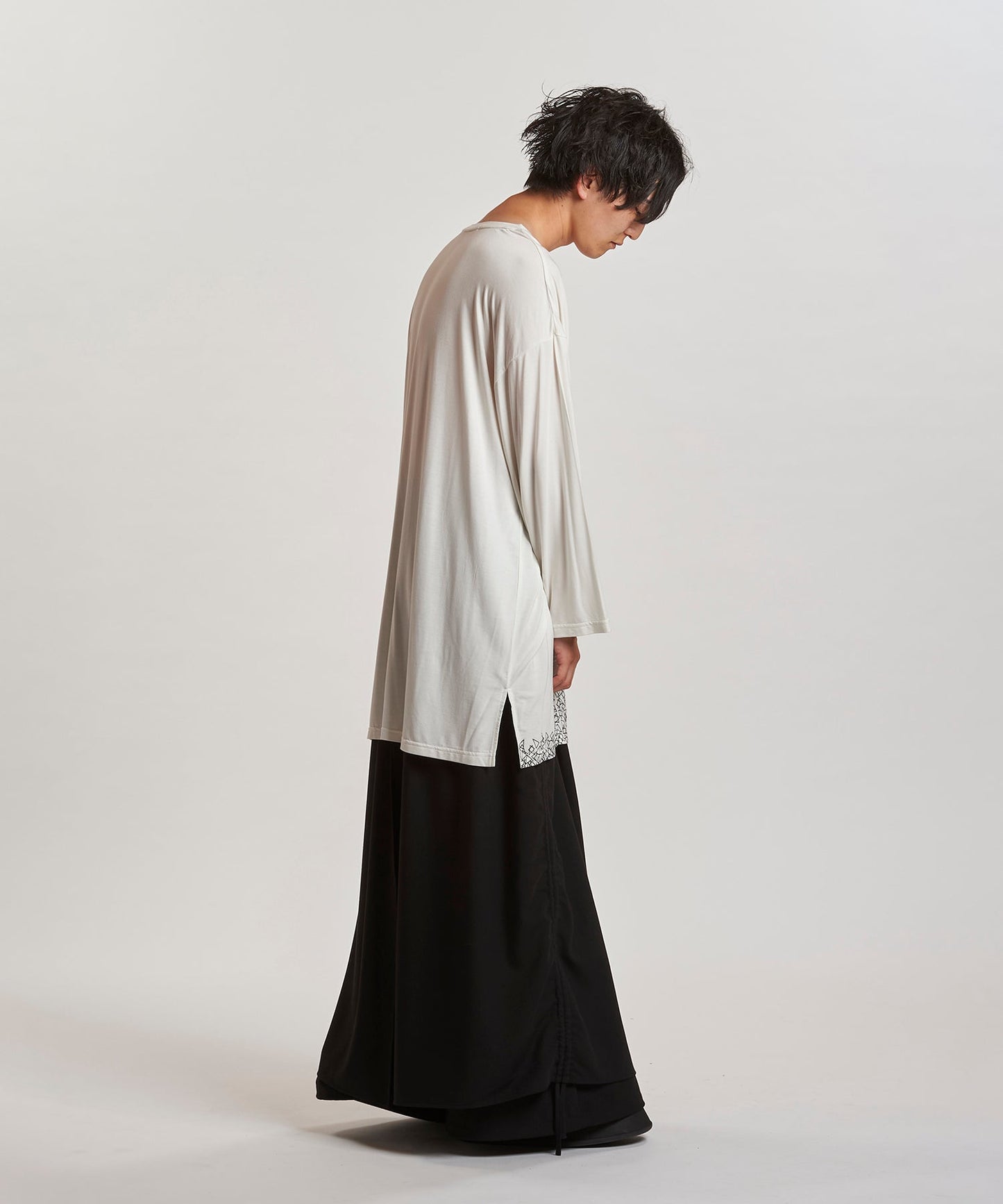 WHITE Model:H169cm