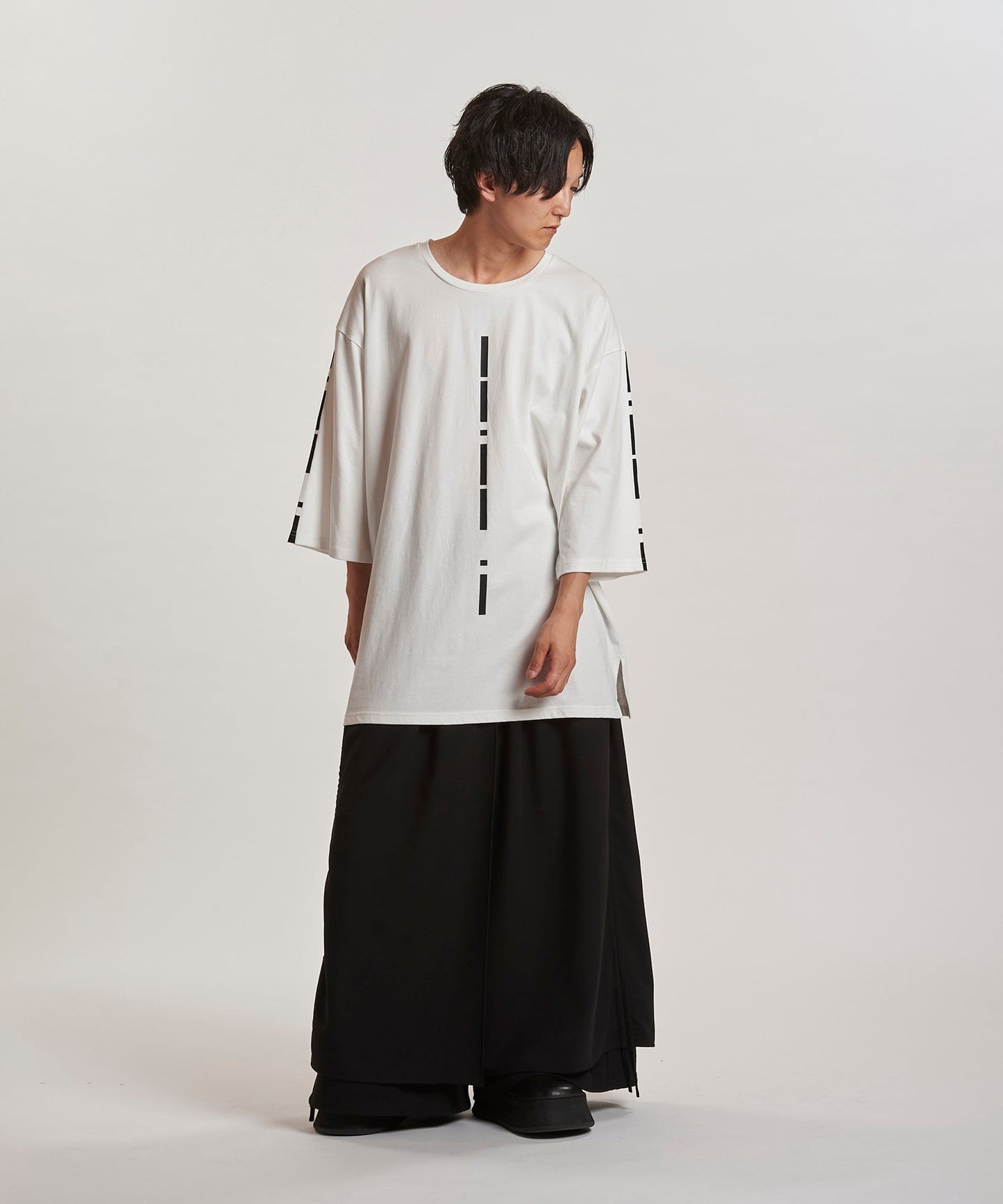 WHITE Model:H169cm