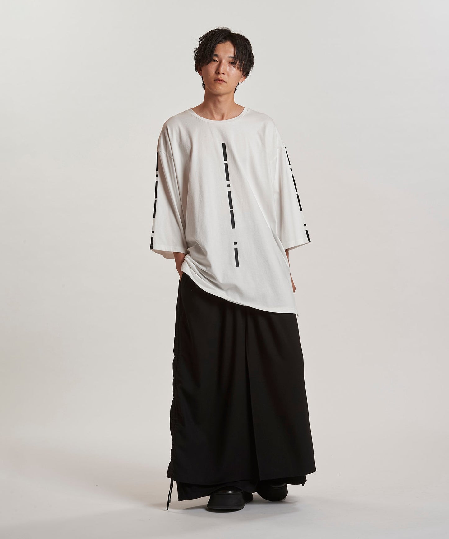 WHITE Model:H169cm