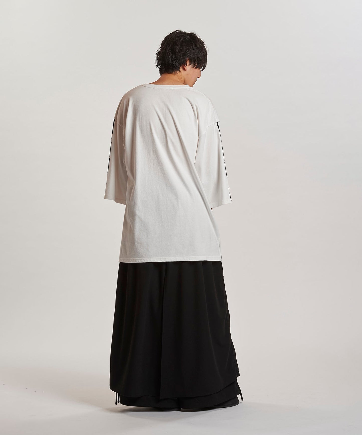 WHITE Model:H169cm