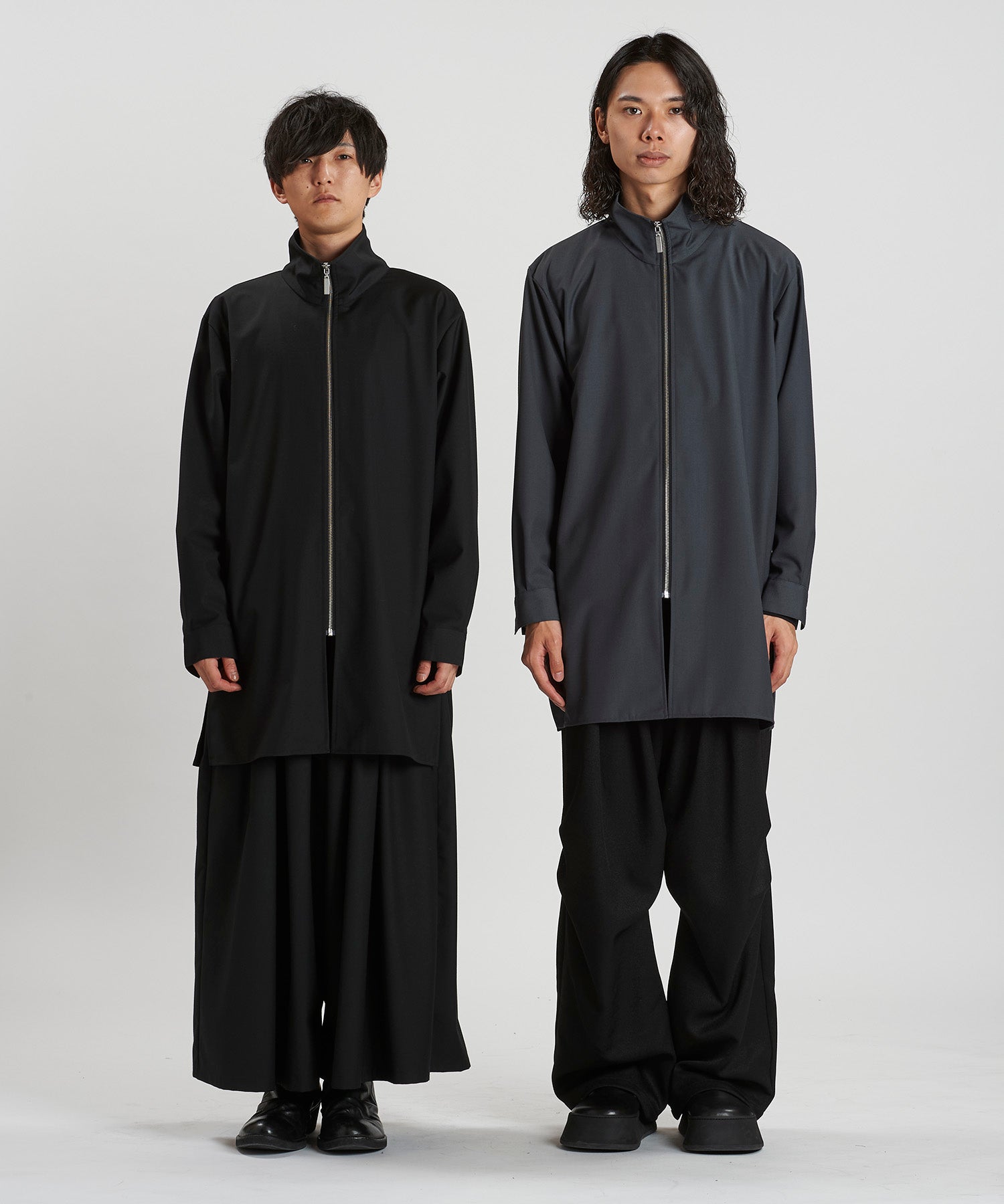 BLACK Model:H169cm / GRAY Model:H180cm