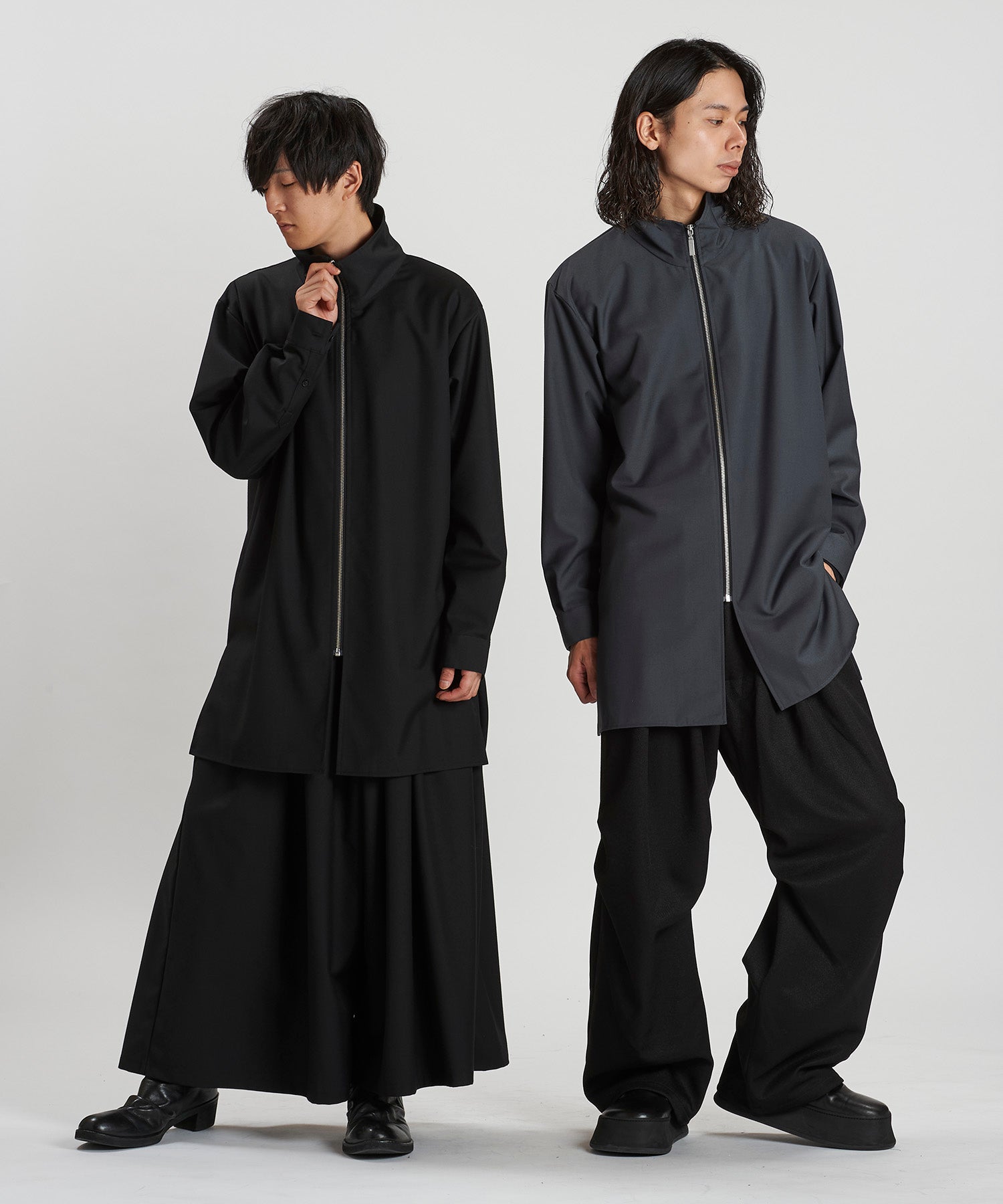 BLACK Model:H169cm / GRAY Model:H180cm