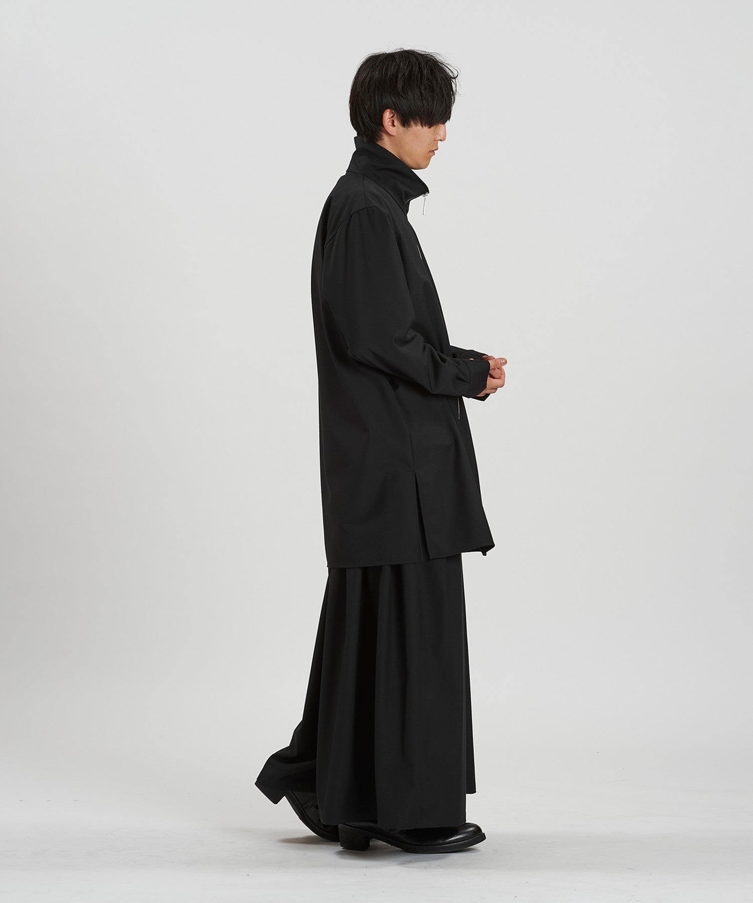 BLACK Model:H169cm