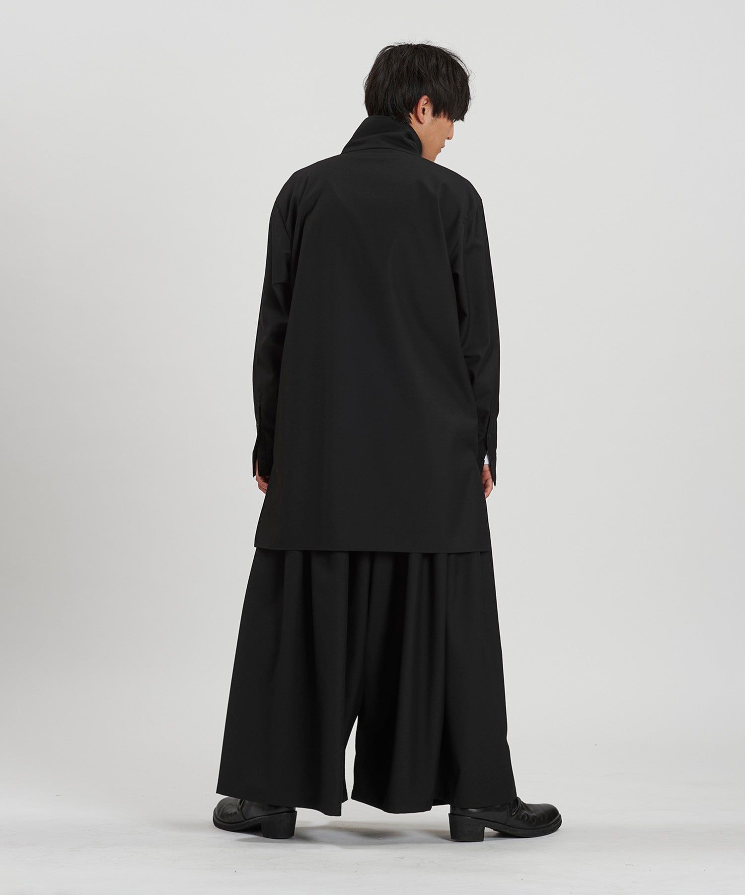 BLACK Model:H169cm