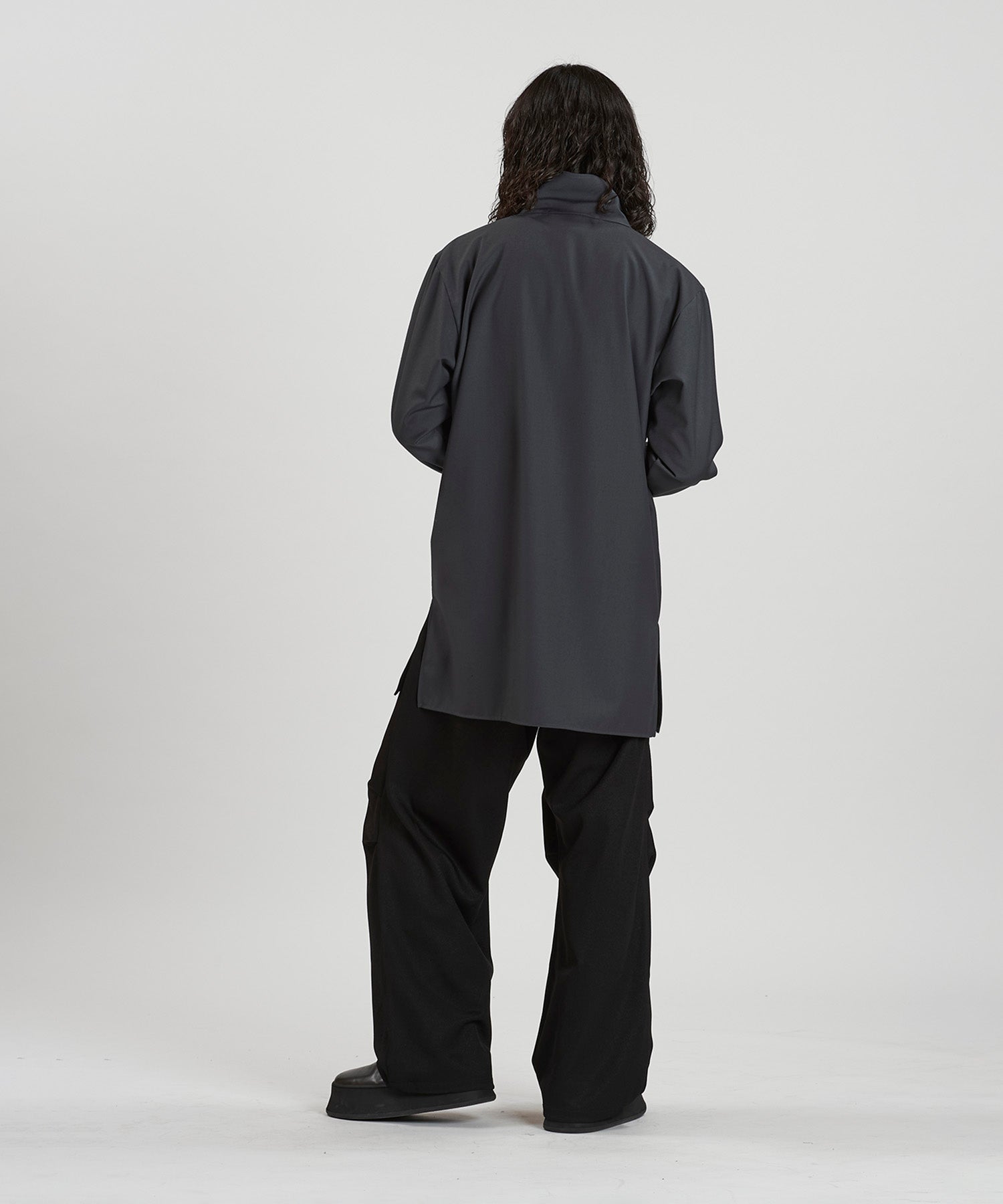 GRAY Model:H180cm