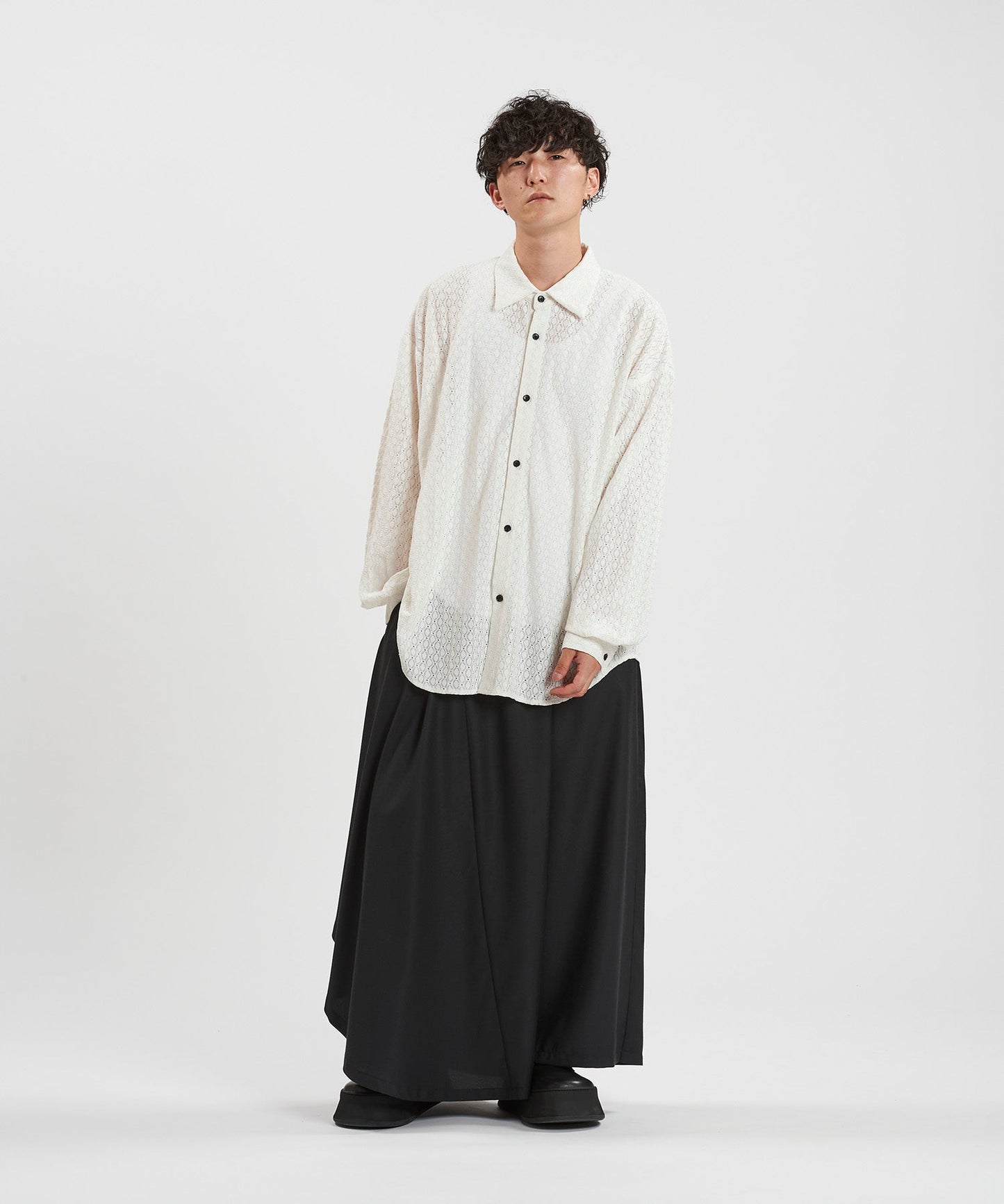 WHITE Model:H169cm