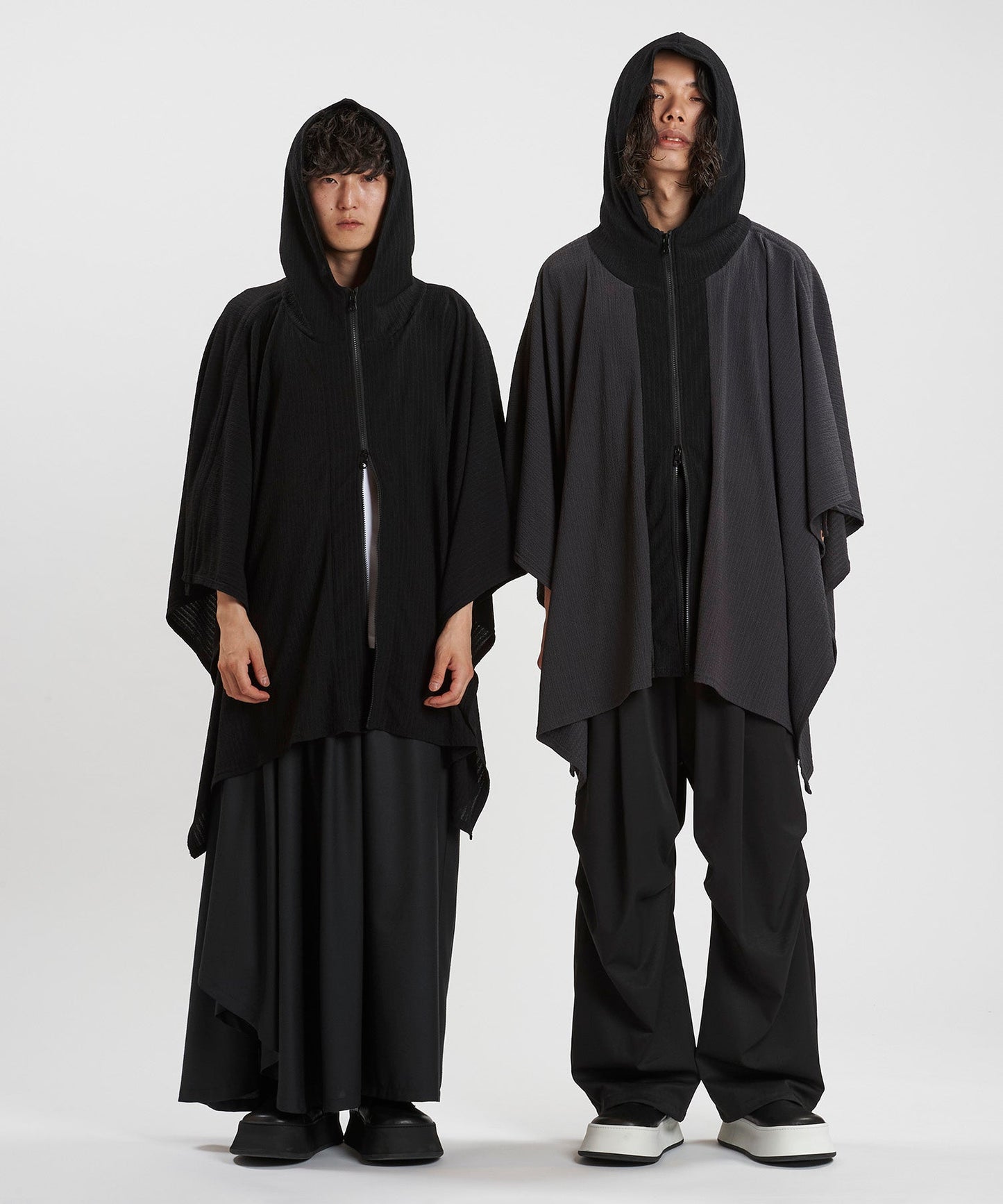 BLACK Model:H169cm / GRAY Model:H180cm