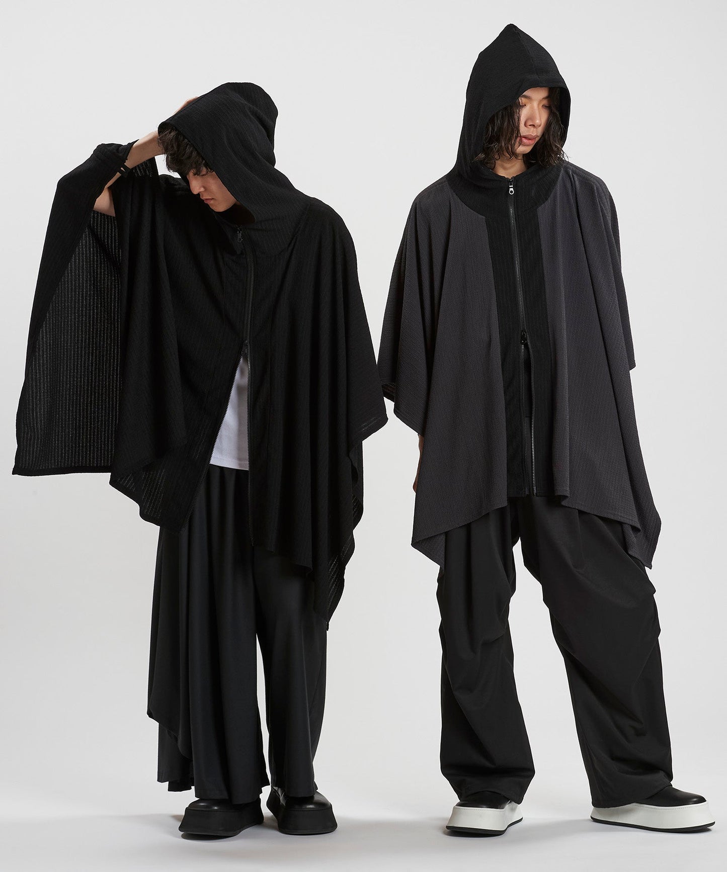 BLACK Model:H169cm / GRAY Model:H180cm