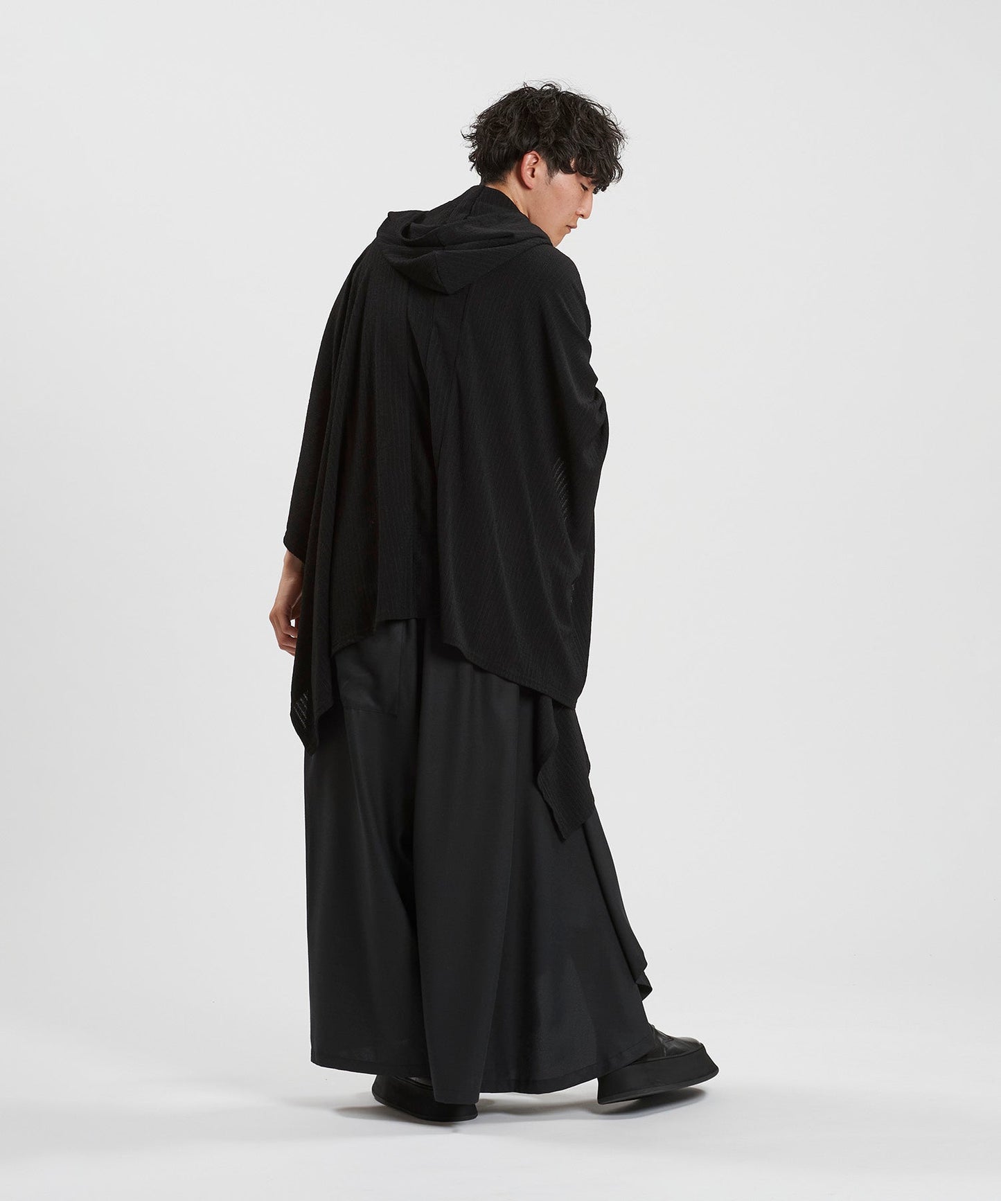 BLACK Model:H169cm