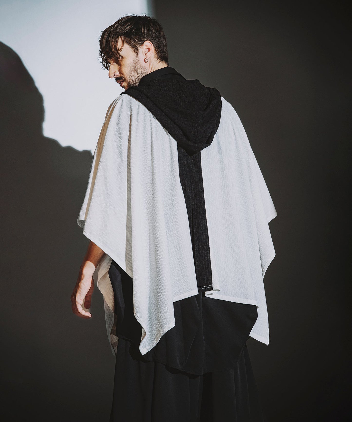 WHITE Model:H182cm