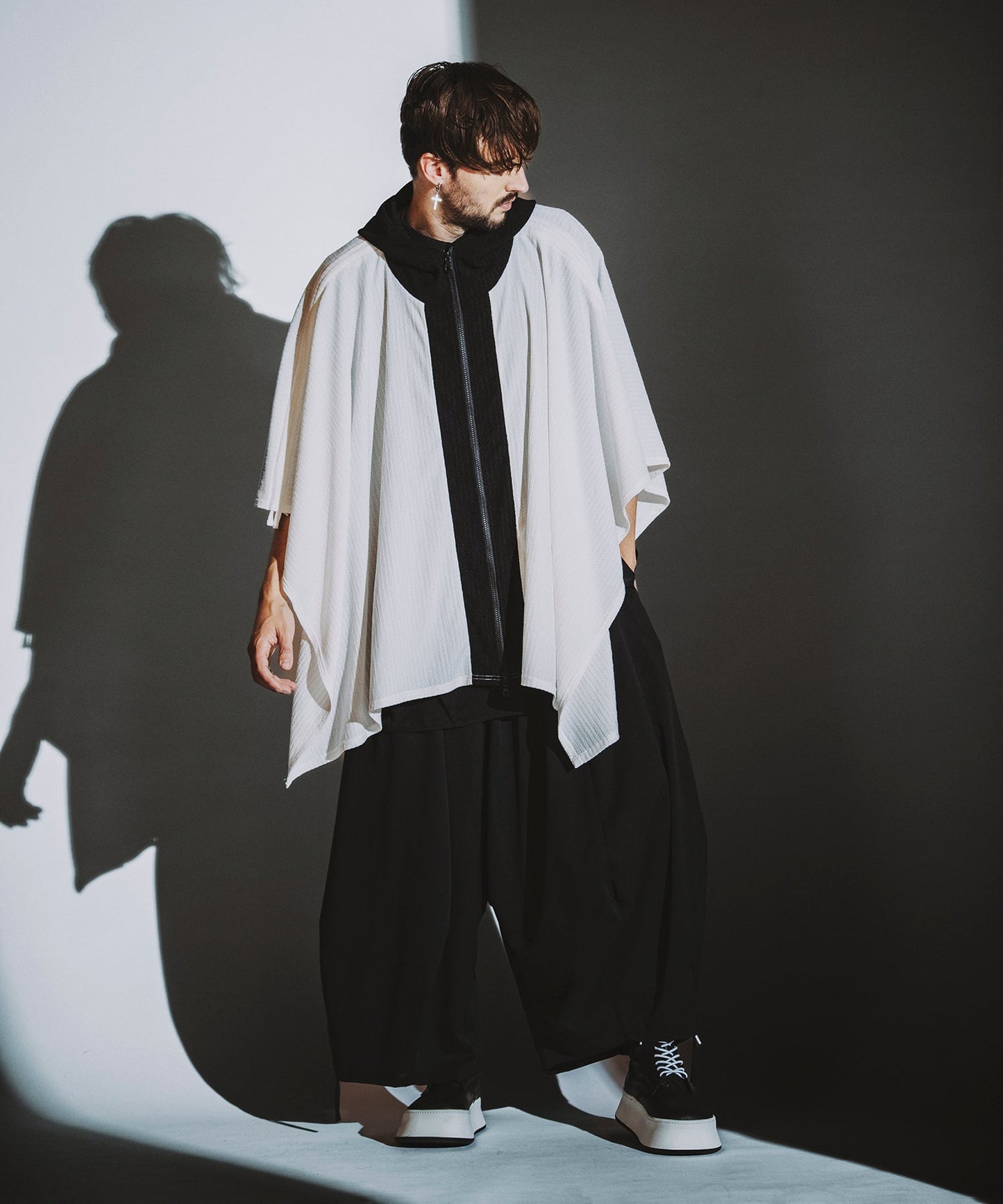 WHITE Model:H182cm