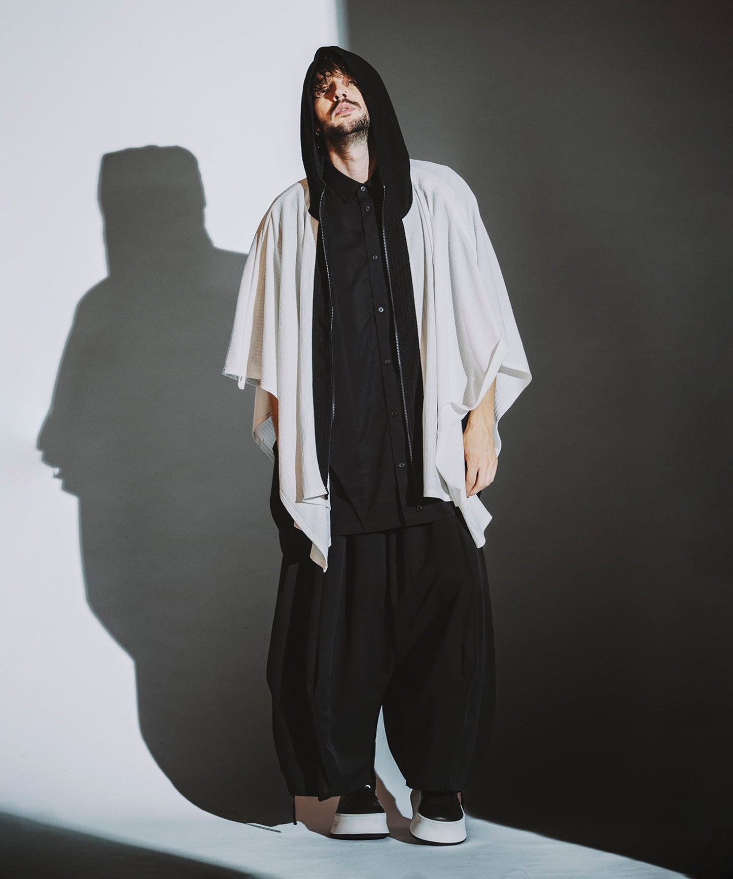 WHITE Model:H182cm