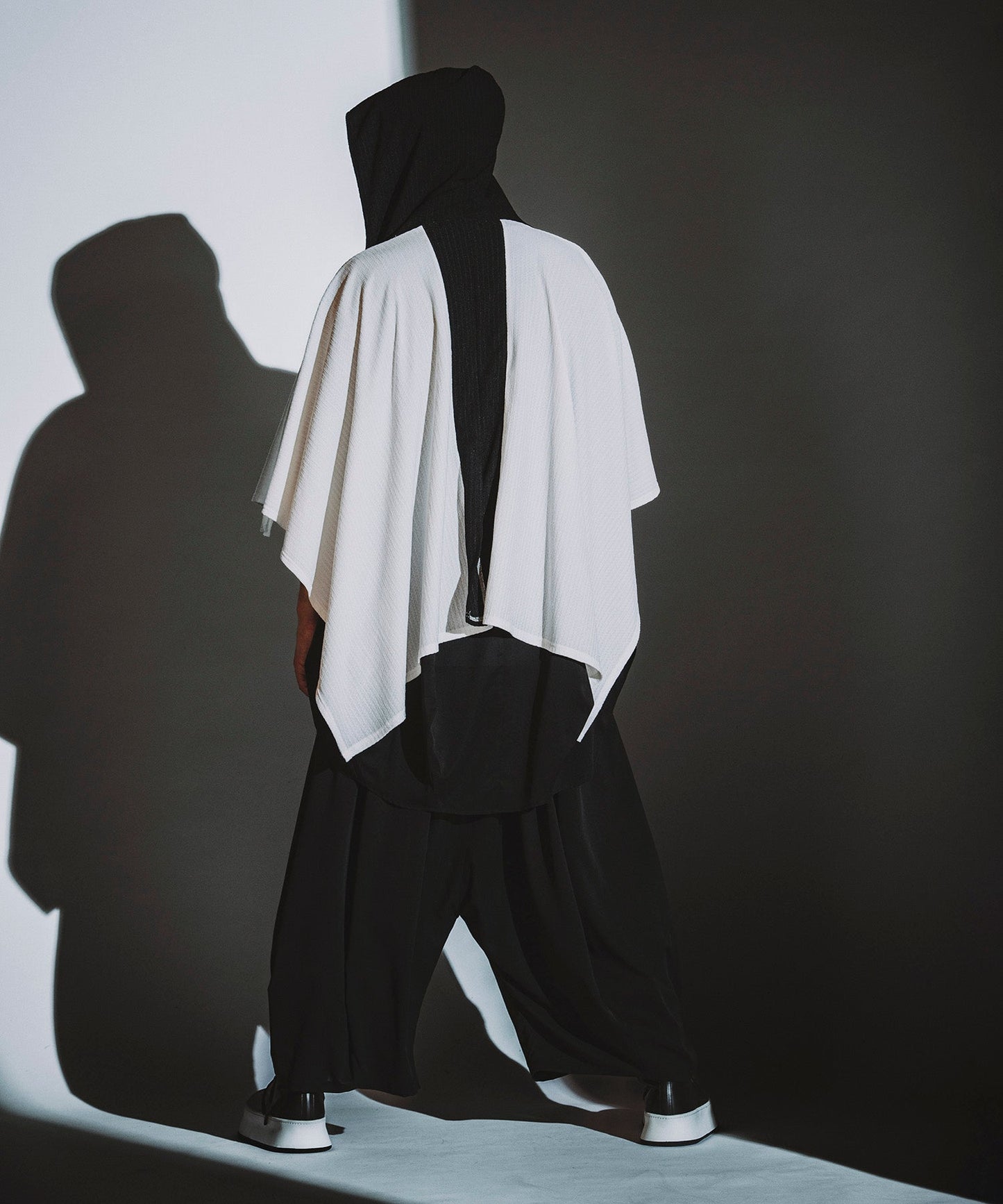 WHITE Model:H182cm