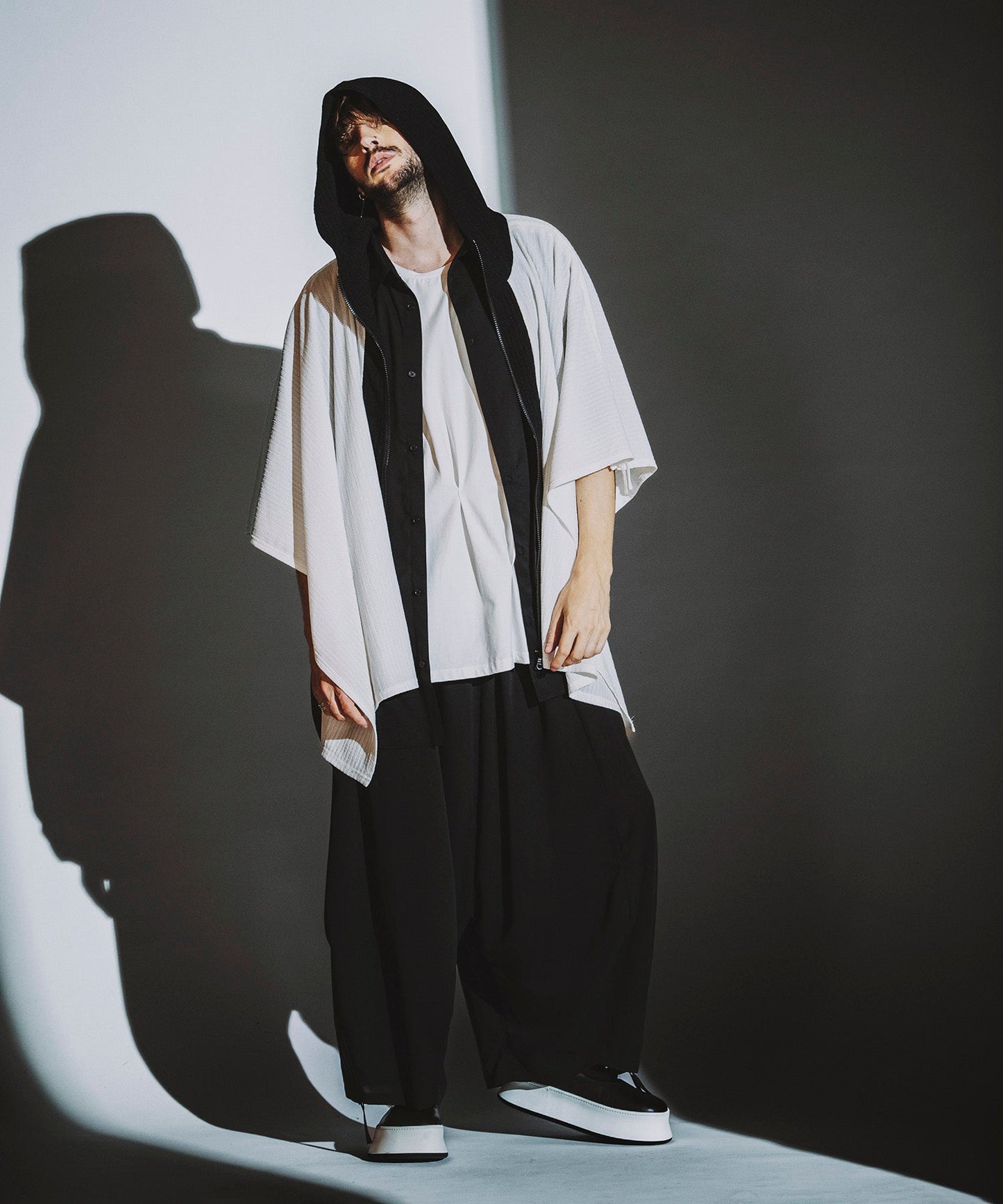 WHITE Model:H182cm