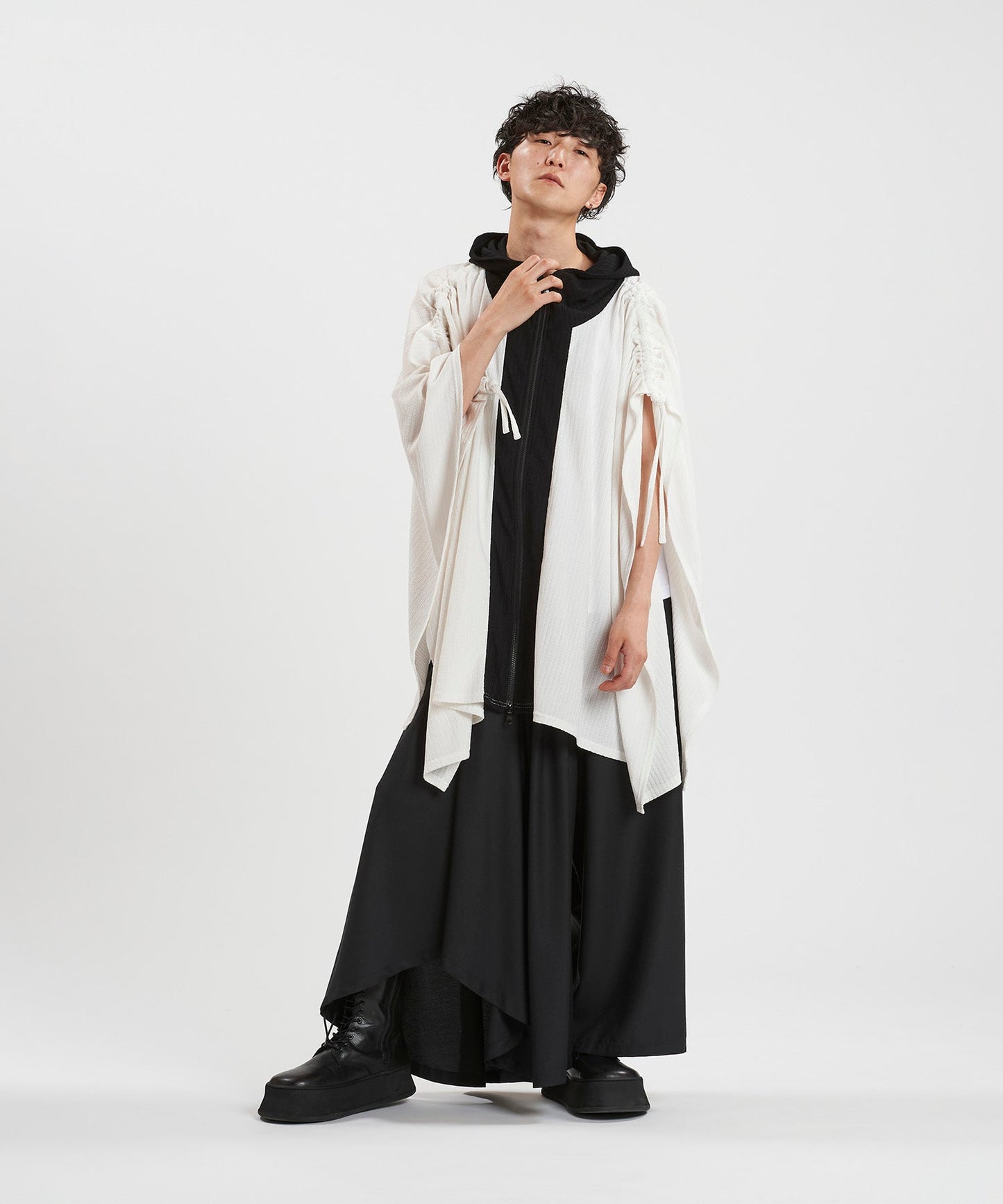 WHITE Model:H169cm