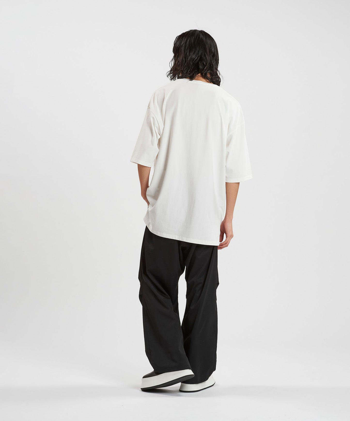 WHITE Model:H180cm
