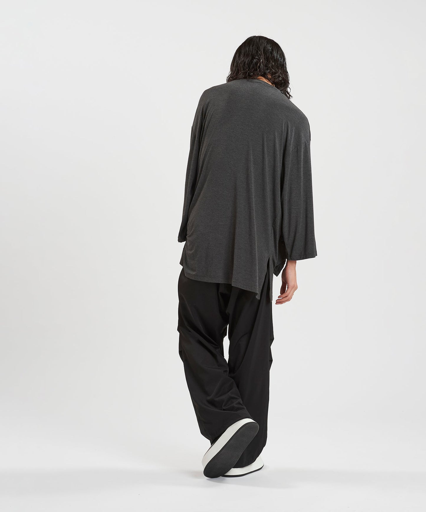 D.GRAY Model:H180cm