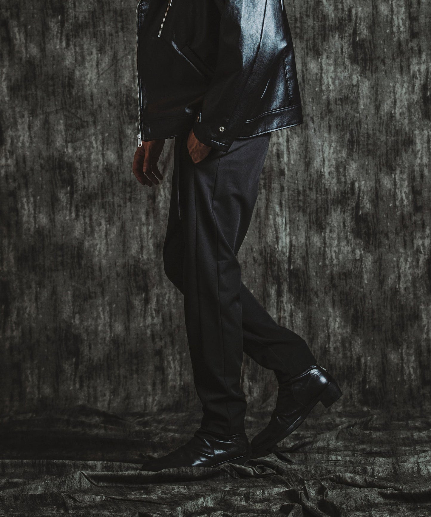 BLACK Model:H182cm