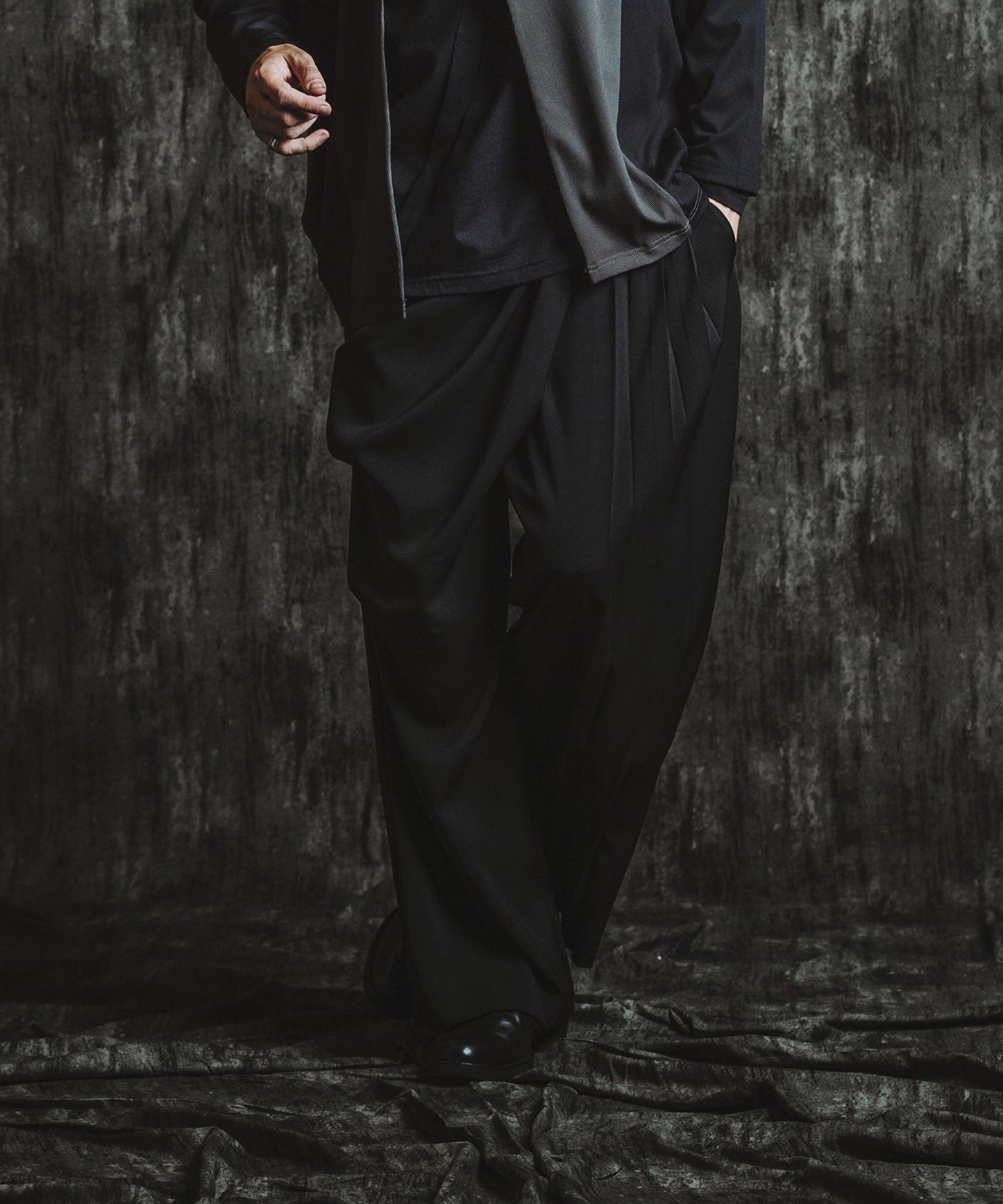 BLACK Model:H182cm
