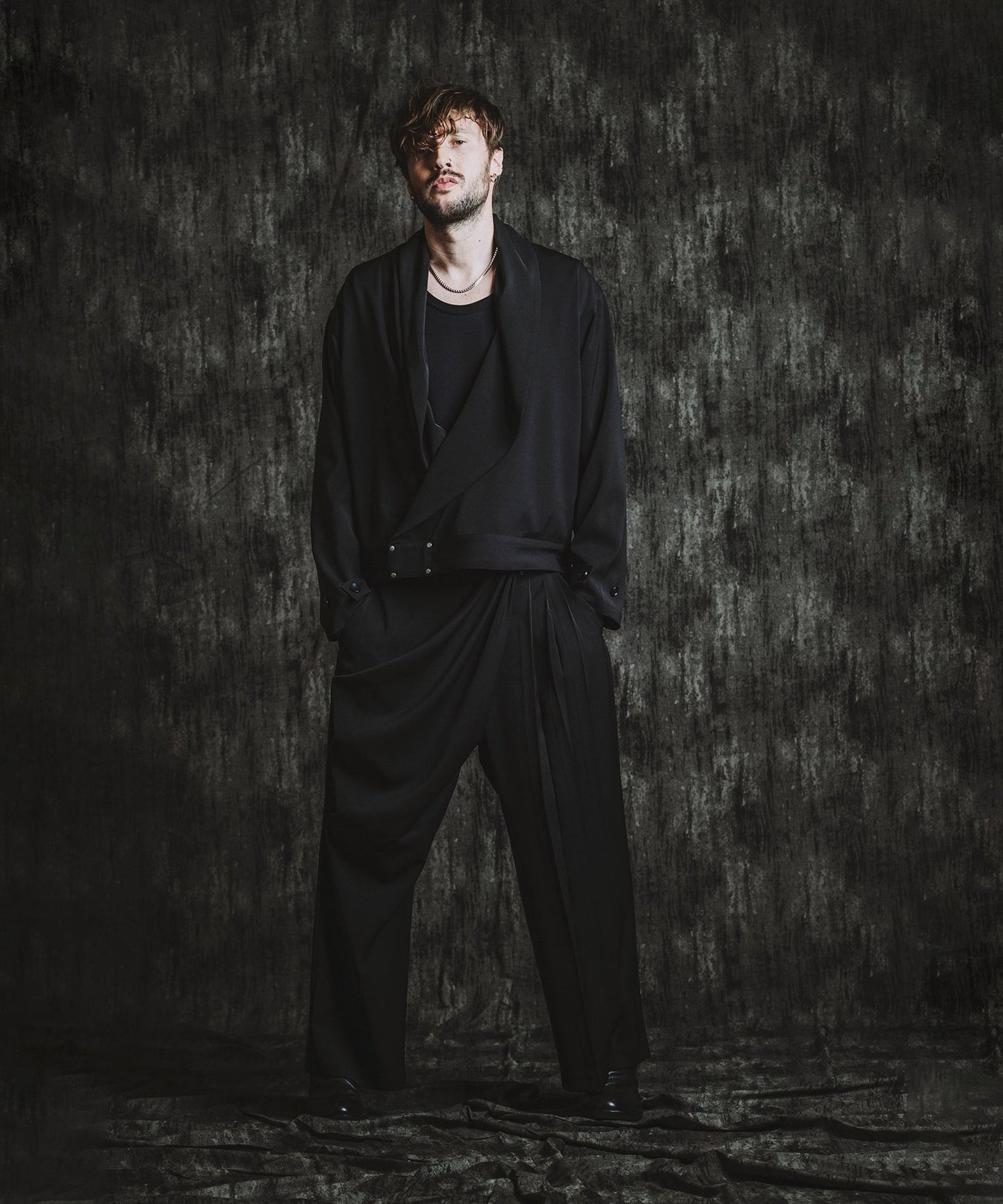 BLACK Model:H182cm