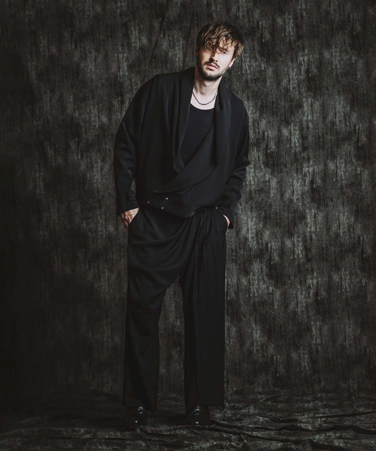 BLACK Model:H182cm