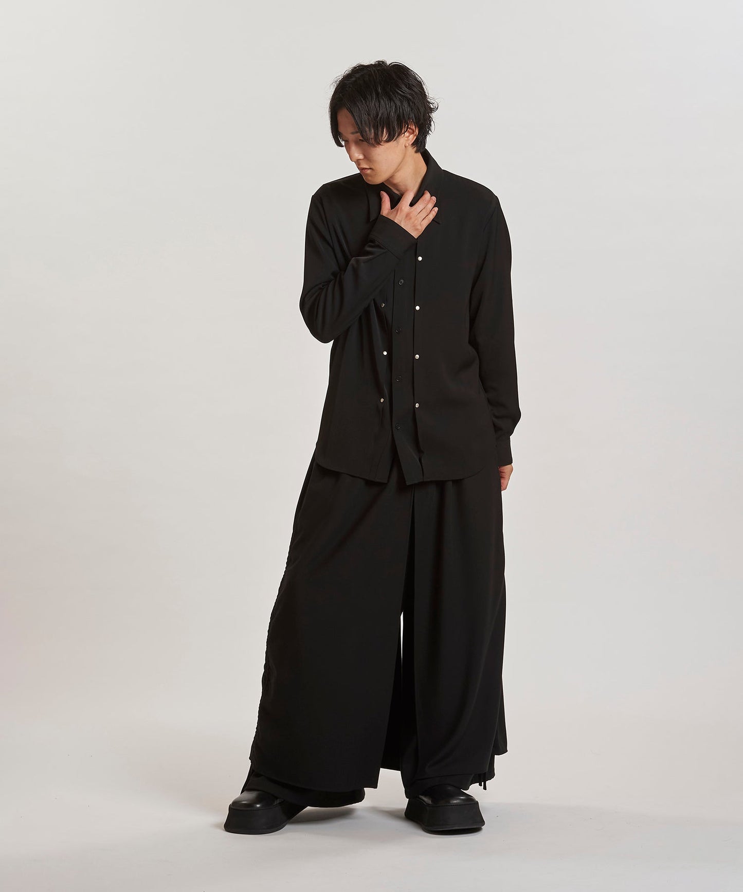 BLACK Model:H169cm