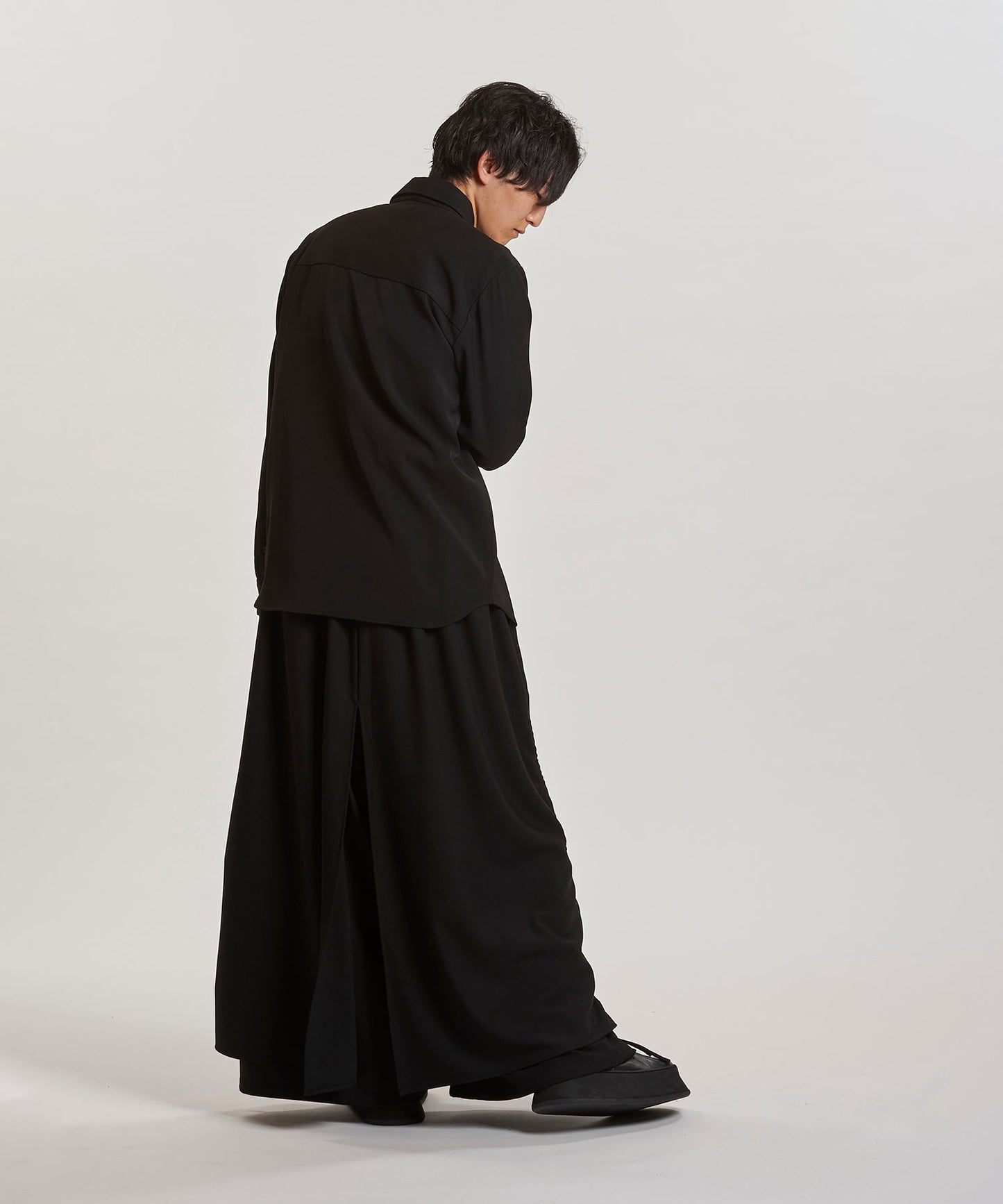 BLACK Model:H169cm