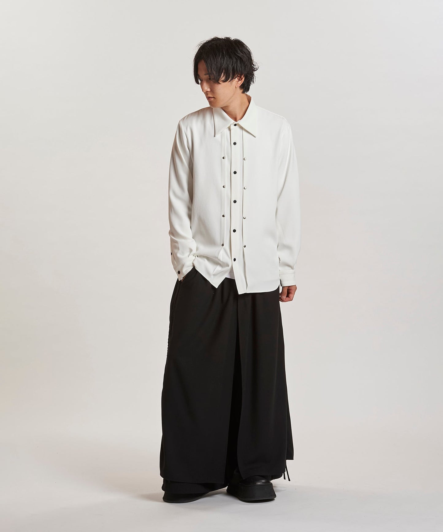 WHITE Model:H169cm