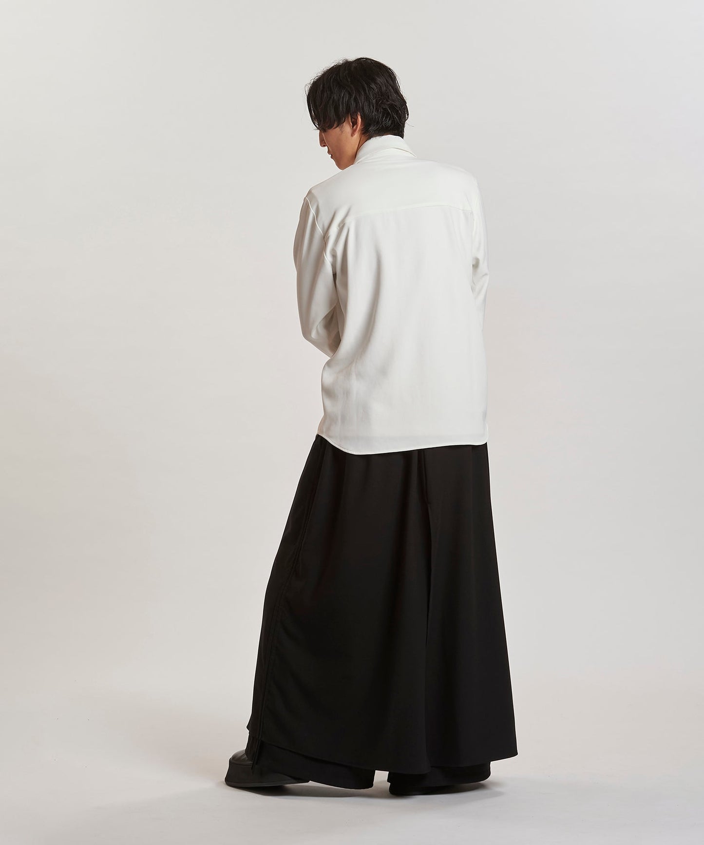 WHITE Model:H169cm