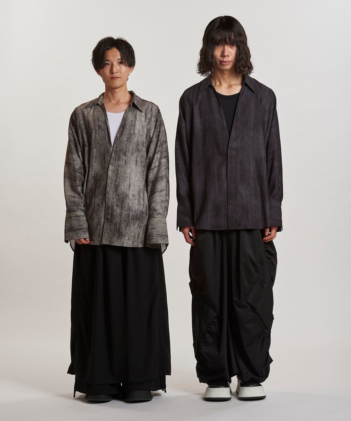 GRAY Model:H169cm / BLACK Model:H180cm