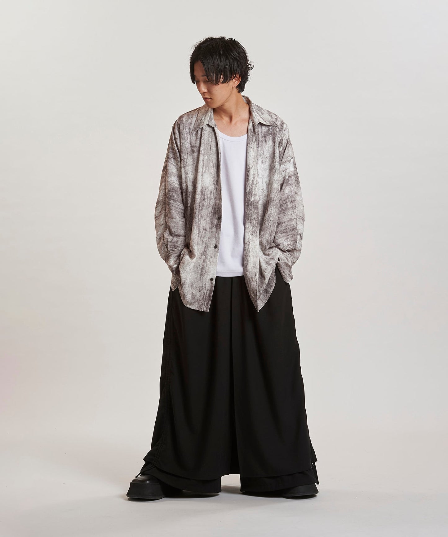 IVORY Model:H169cm