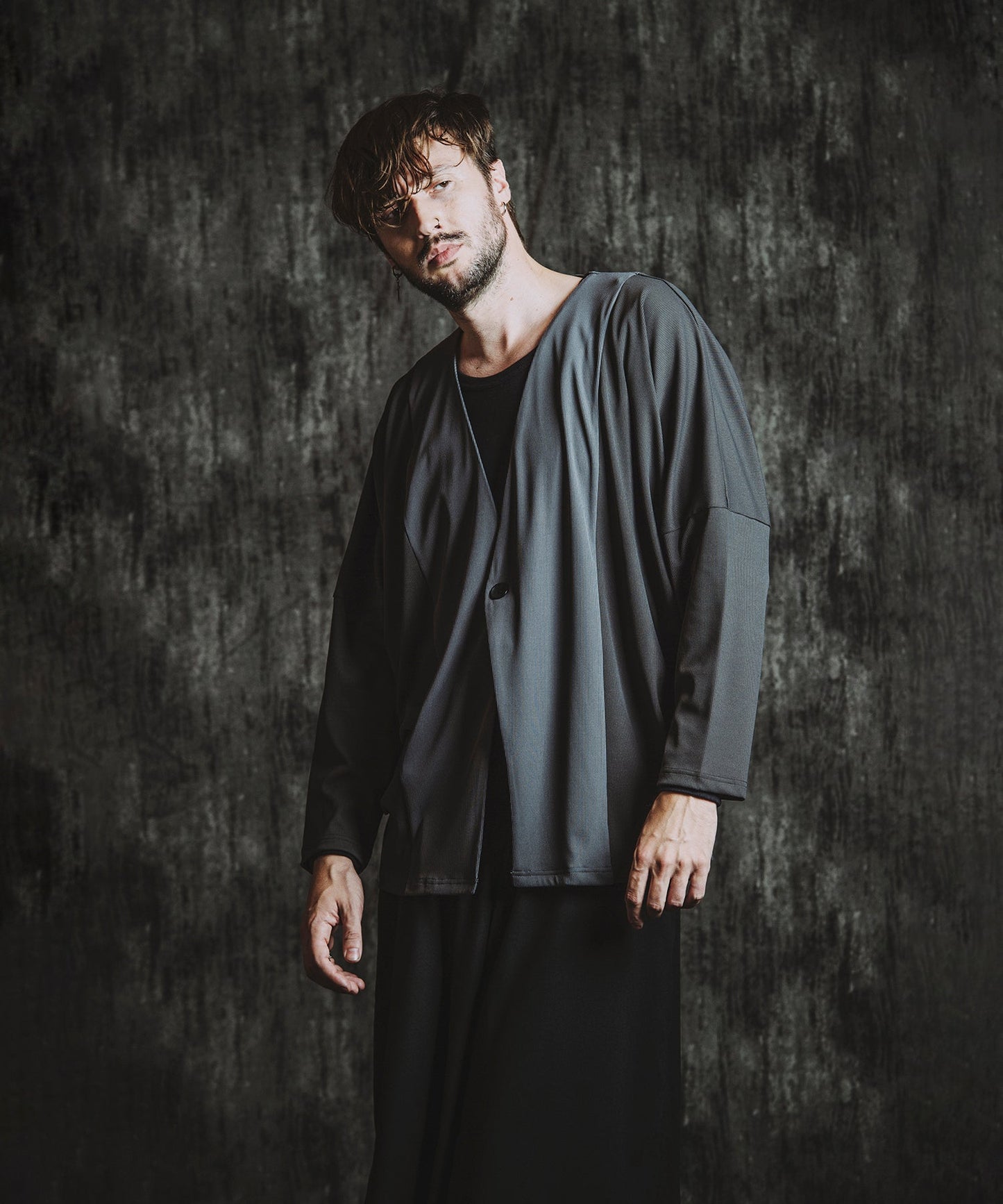 GRAY Model:H182cm