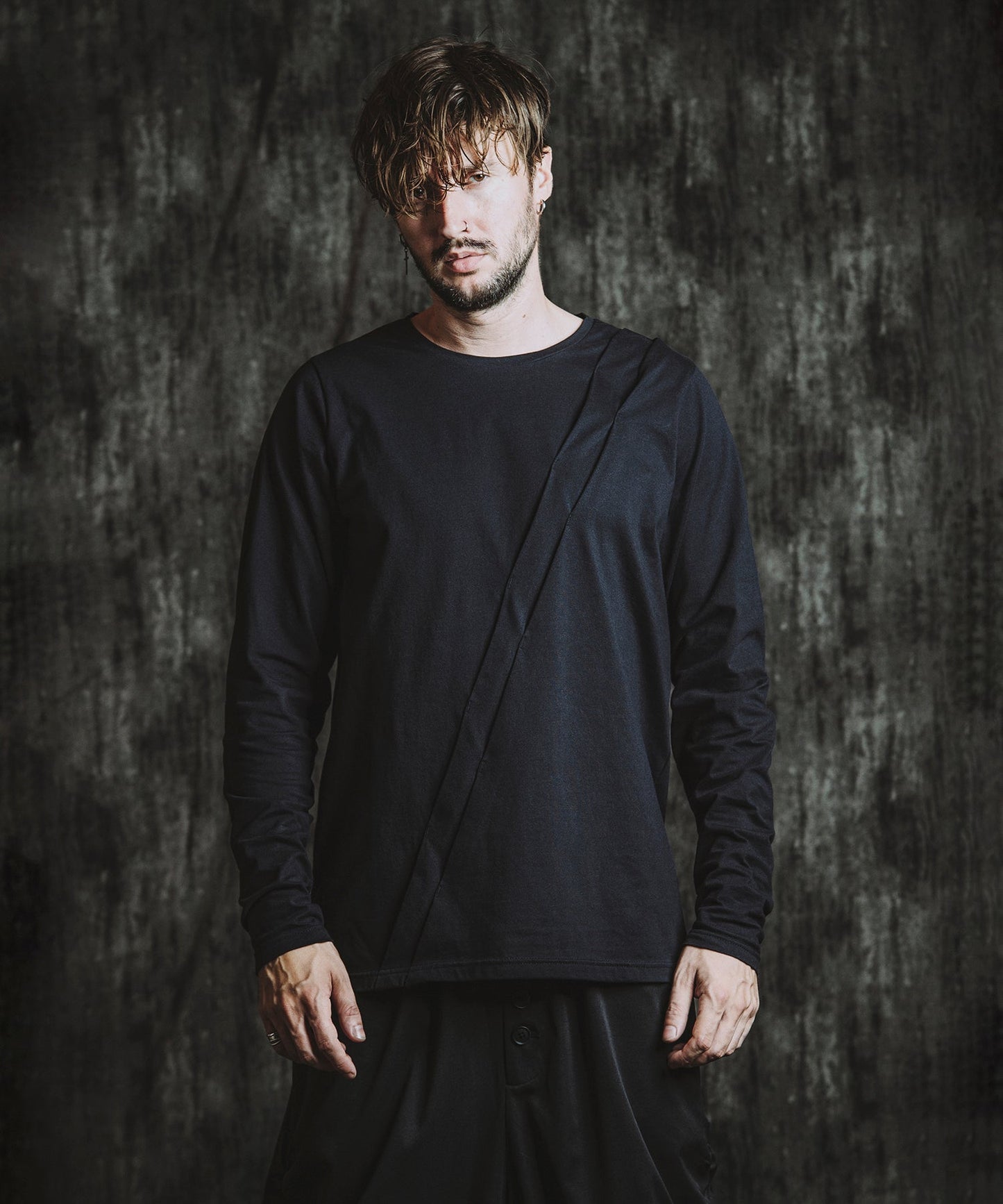 BLACK Model:H182cm