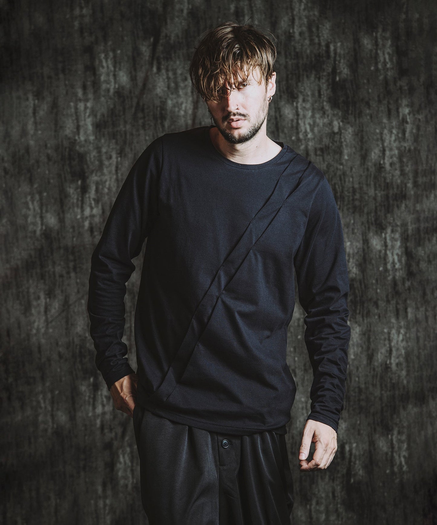 BLACK Model:H182cm
