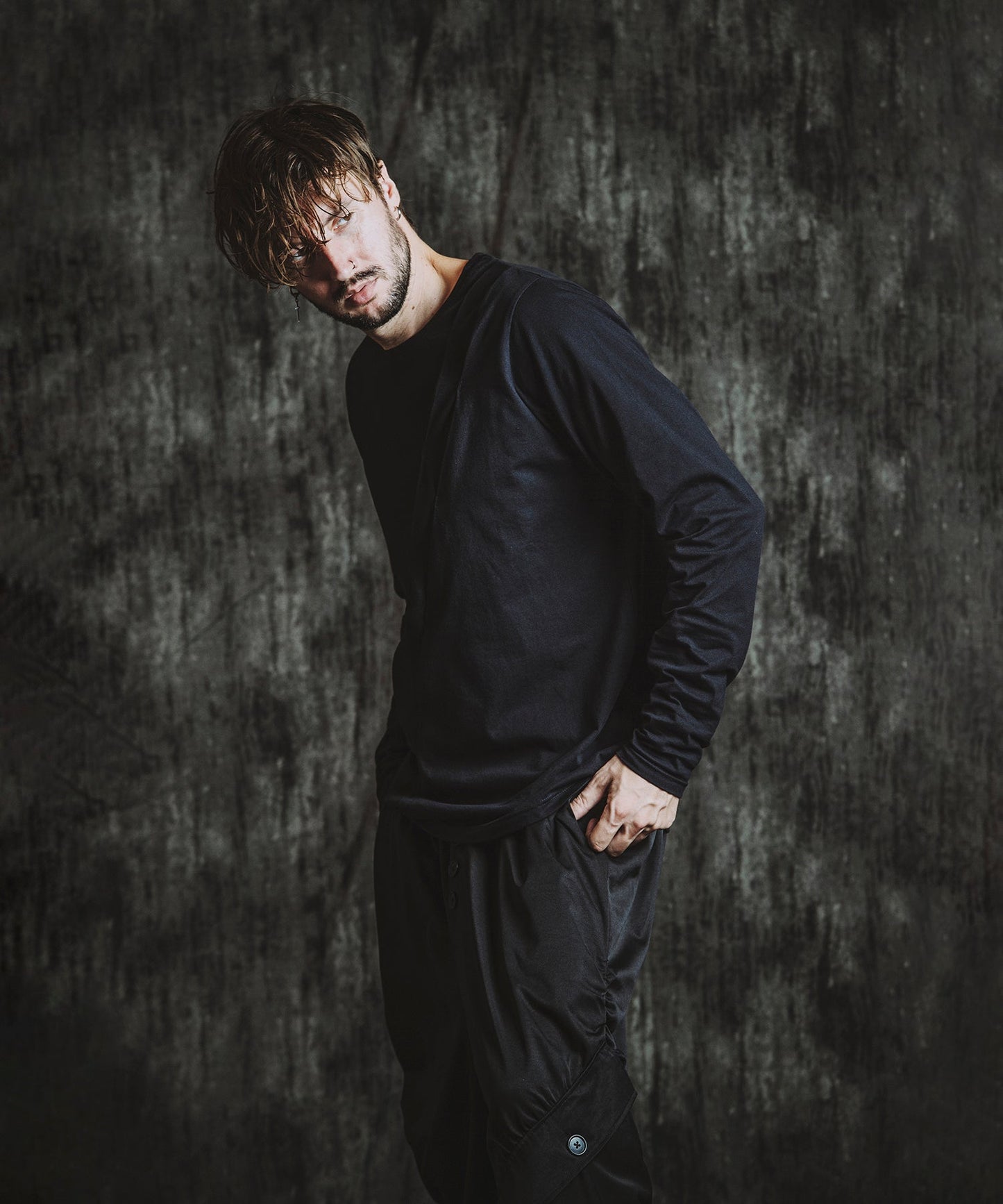 BLACK Model:H182cm