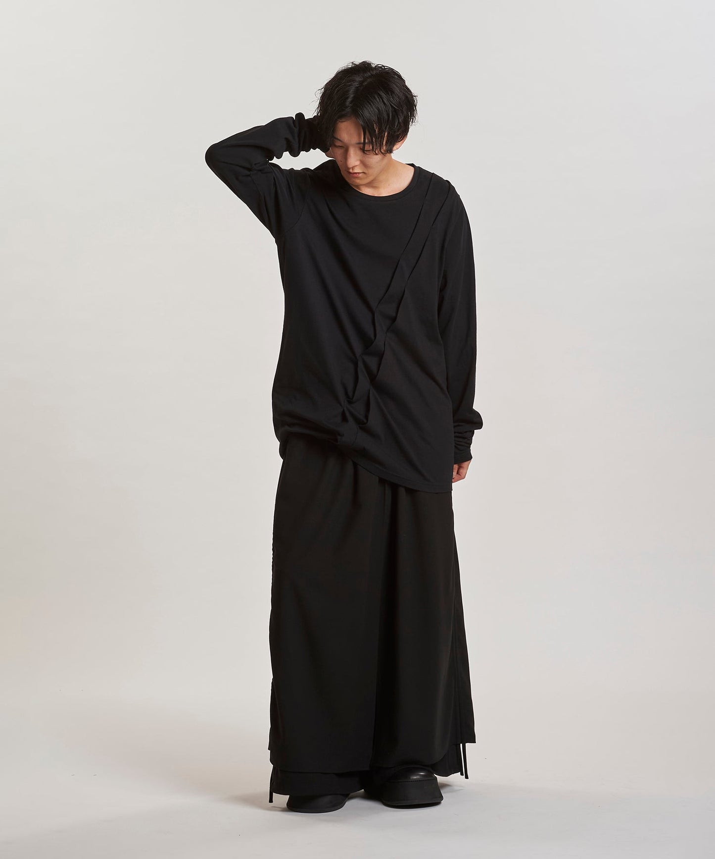 BLACK Model:H169cm