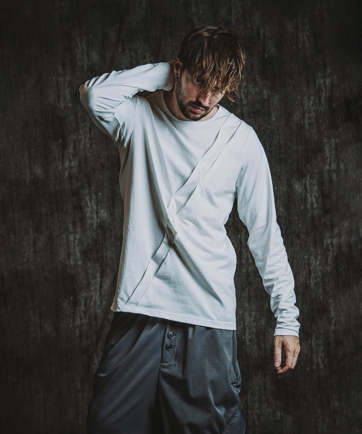 WHITE Model:H182cm