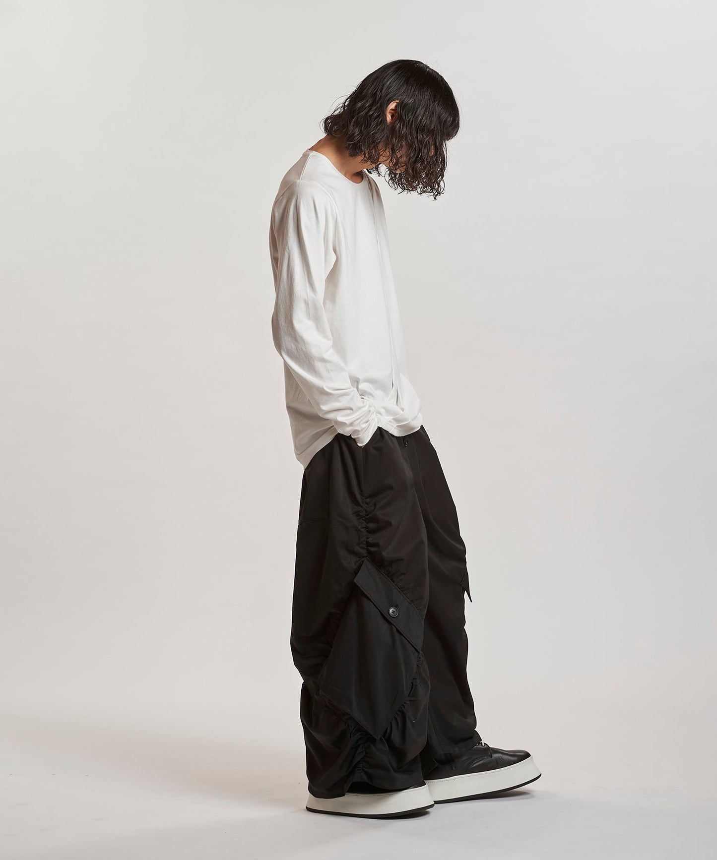 WHITE Model:H180cm
