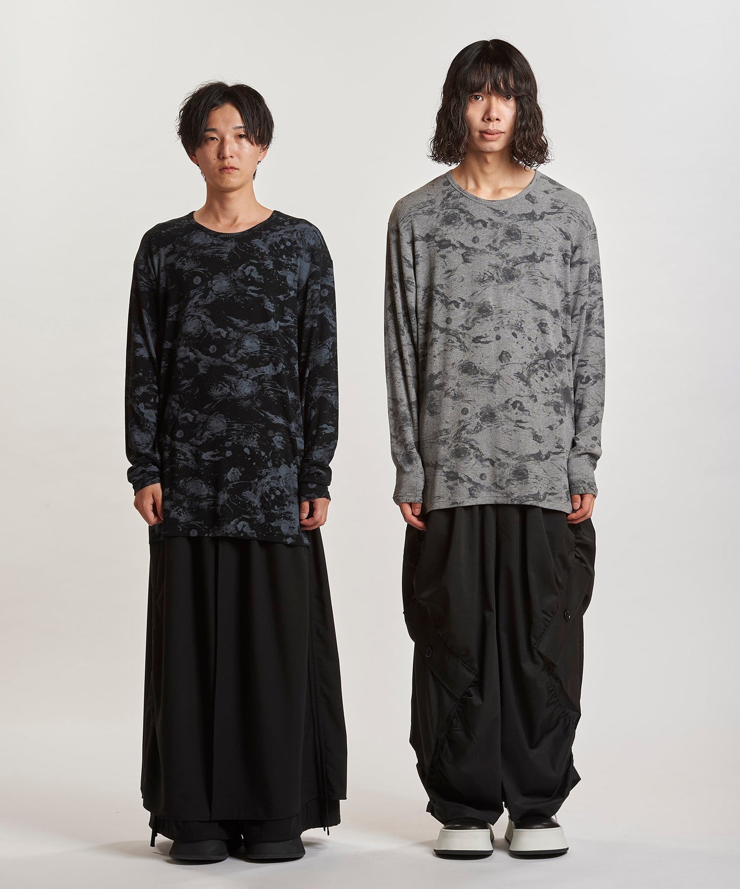 BLACK Model:H169cm / GRAY Model:H180cm