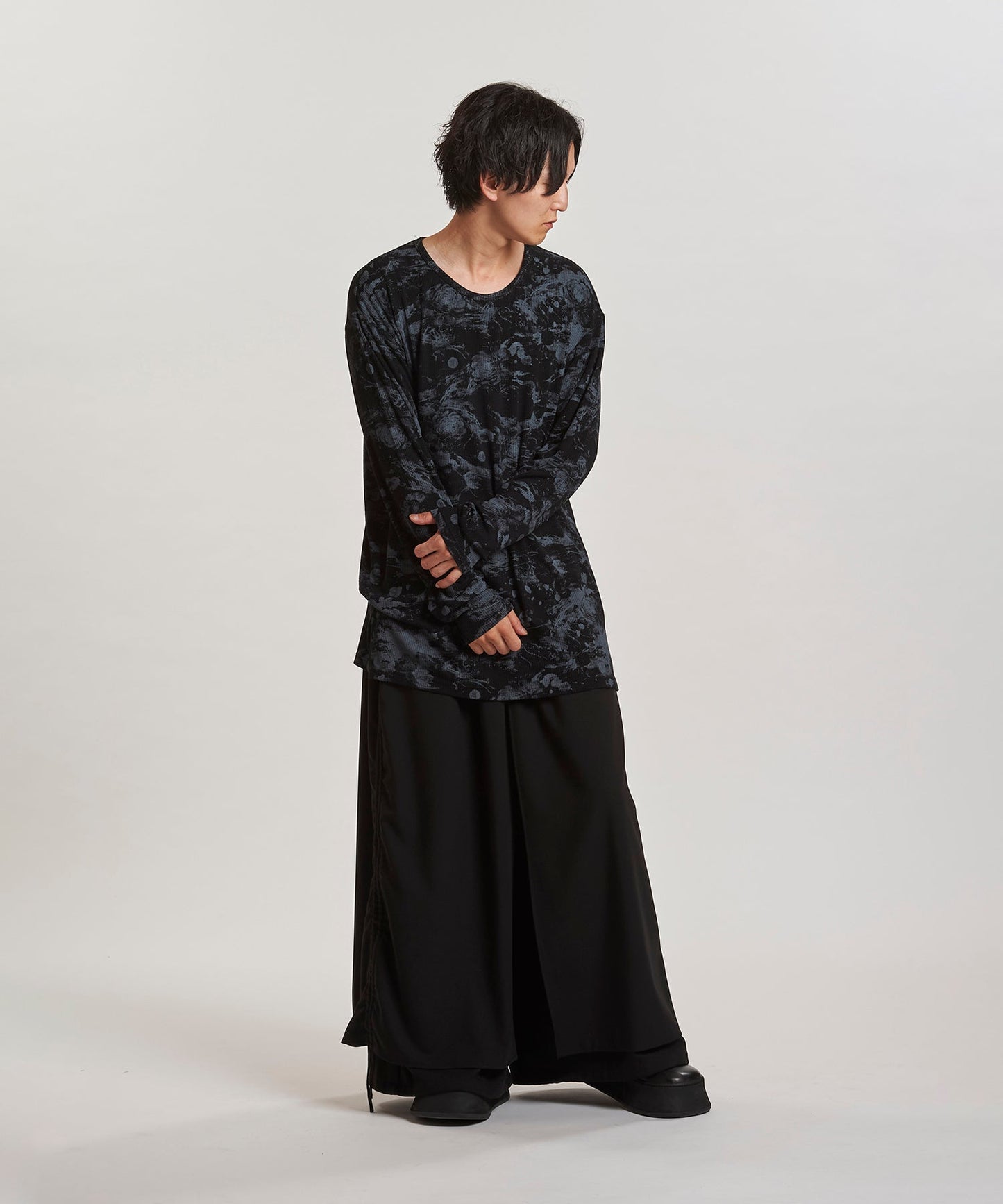 BLACK Model:H169cm