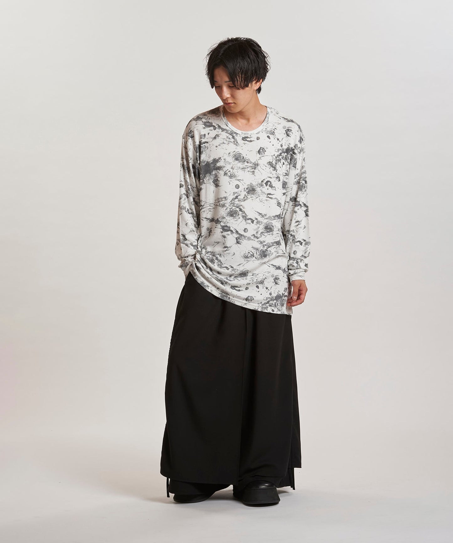 WHITE Model:H169cm
