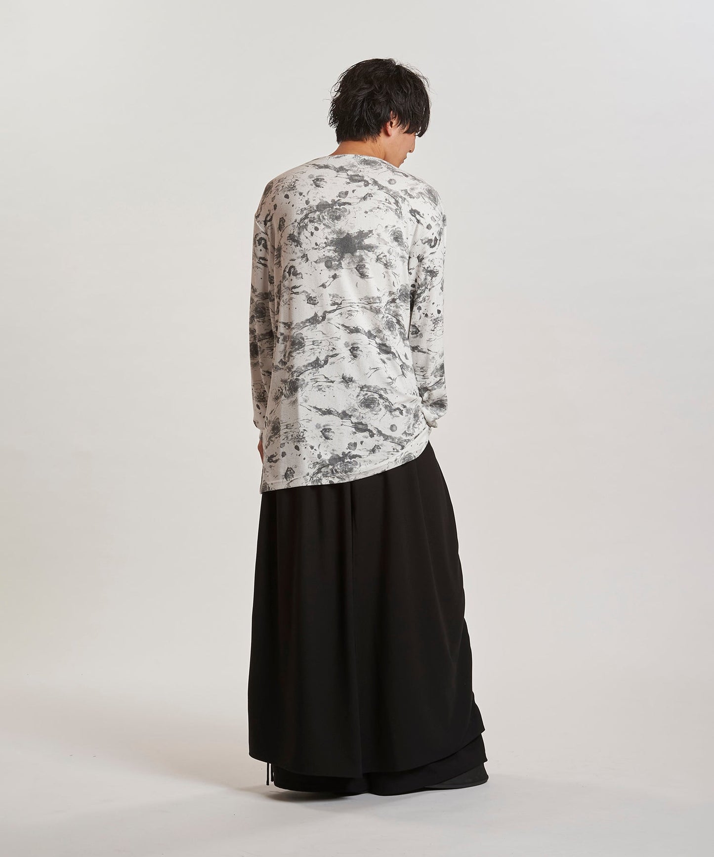 WHITE Model:H169cm