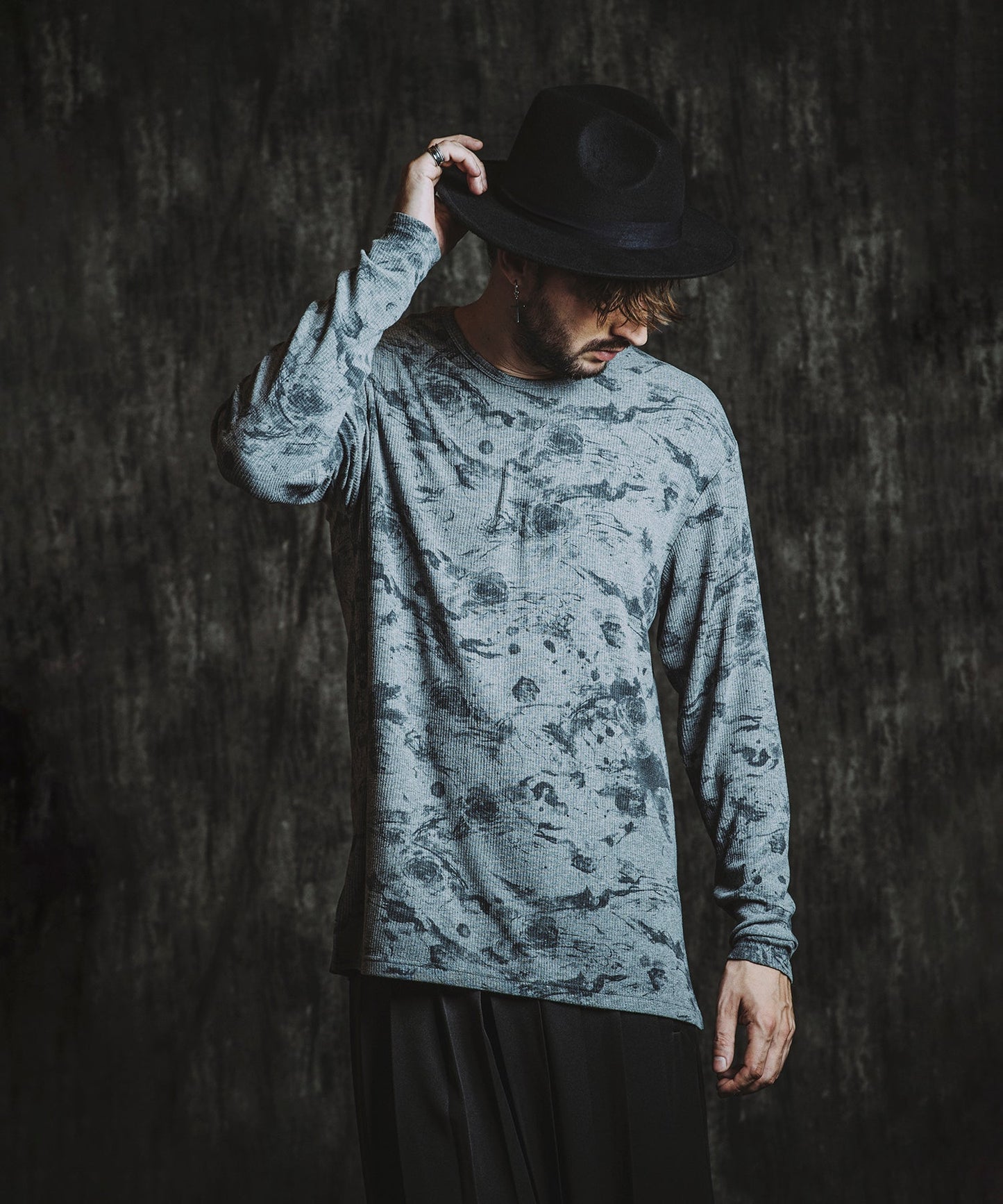 GRAY Model:H182cm