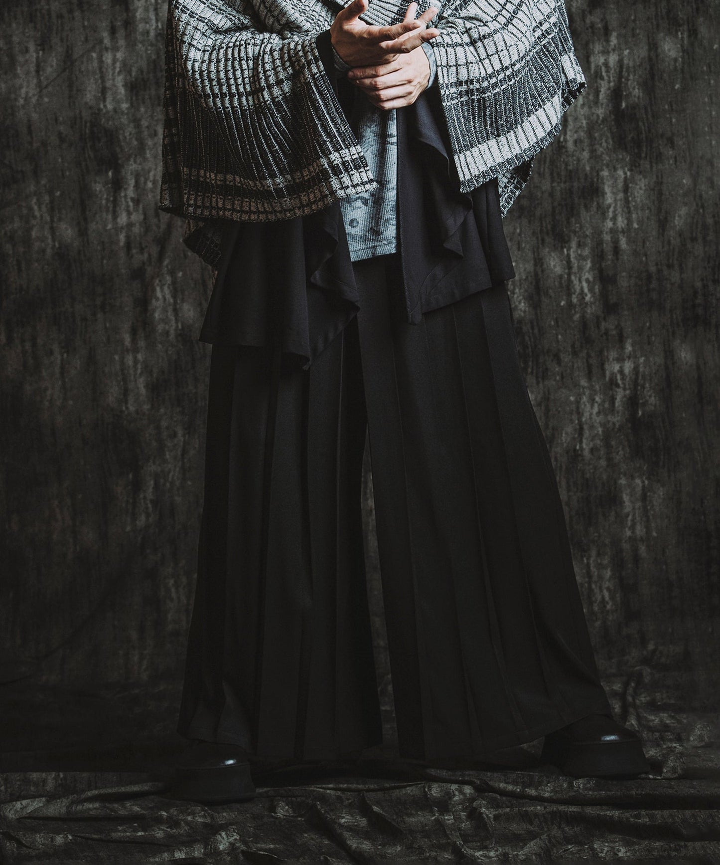 BLACK Model:H182cm