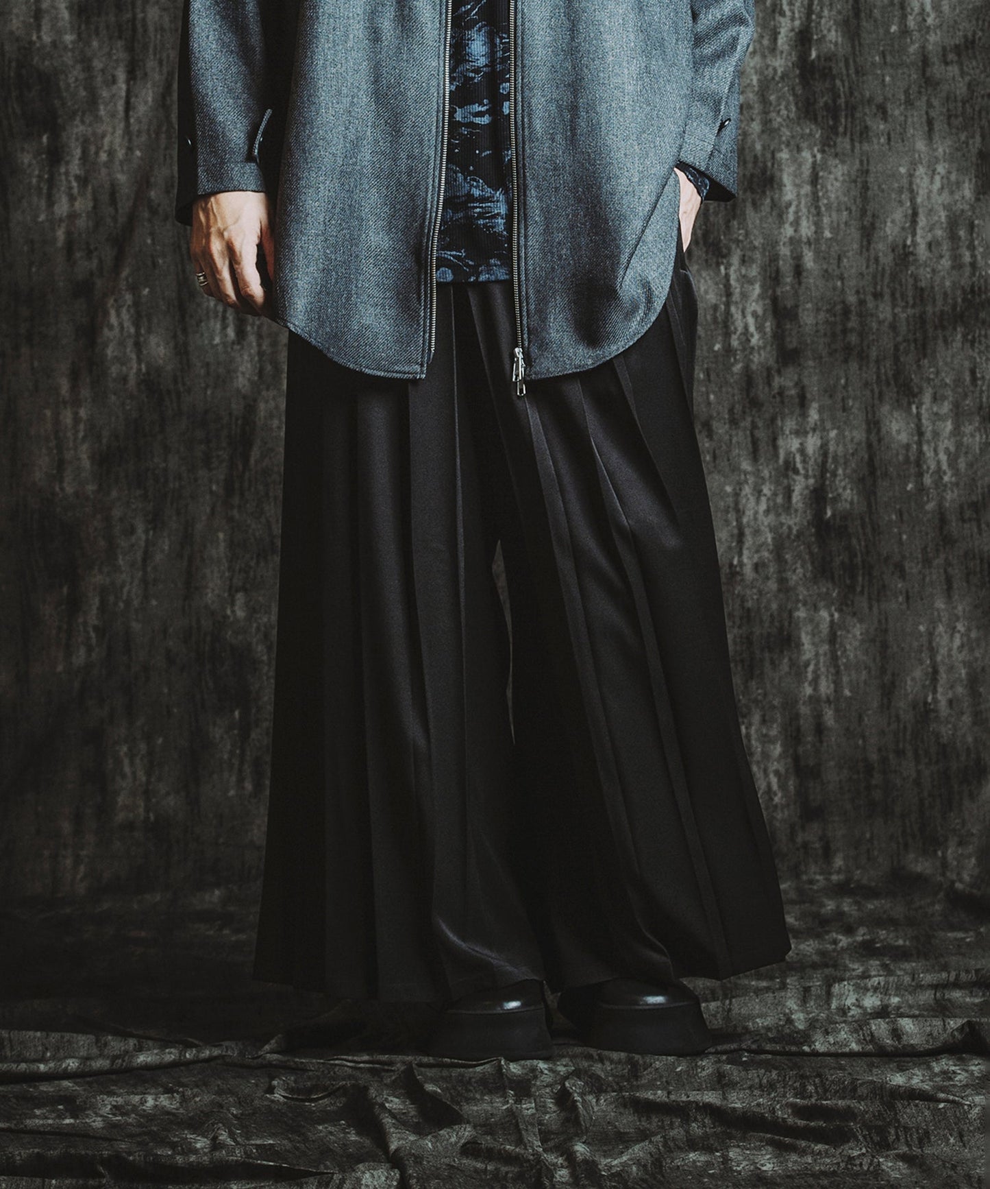 BLACK Model:H182cm