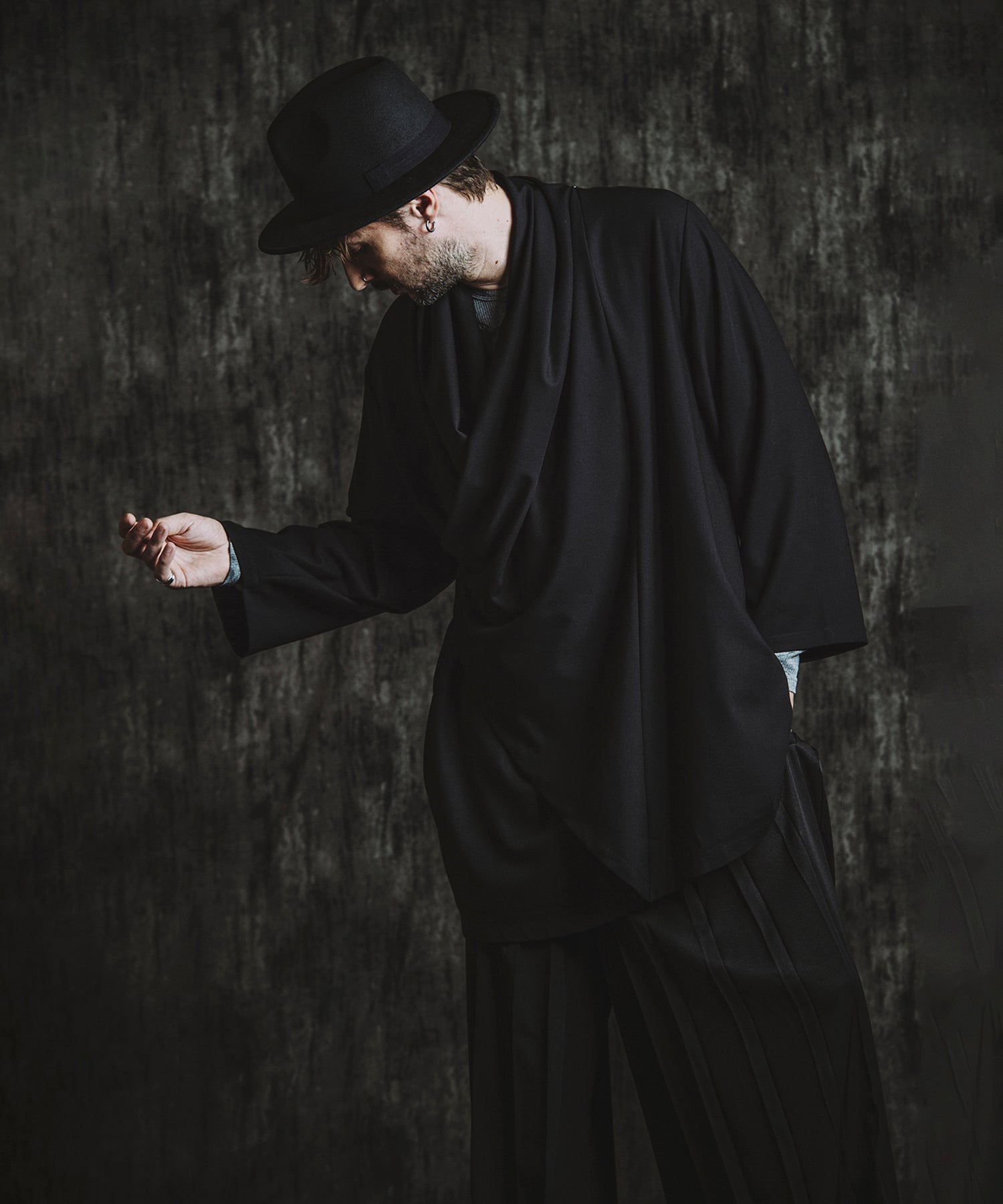 BLACK Model:H182cm