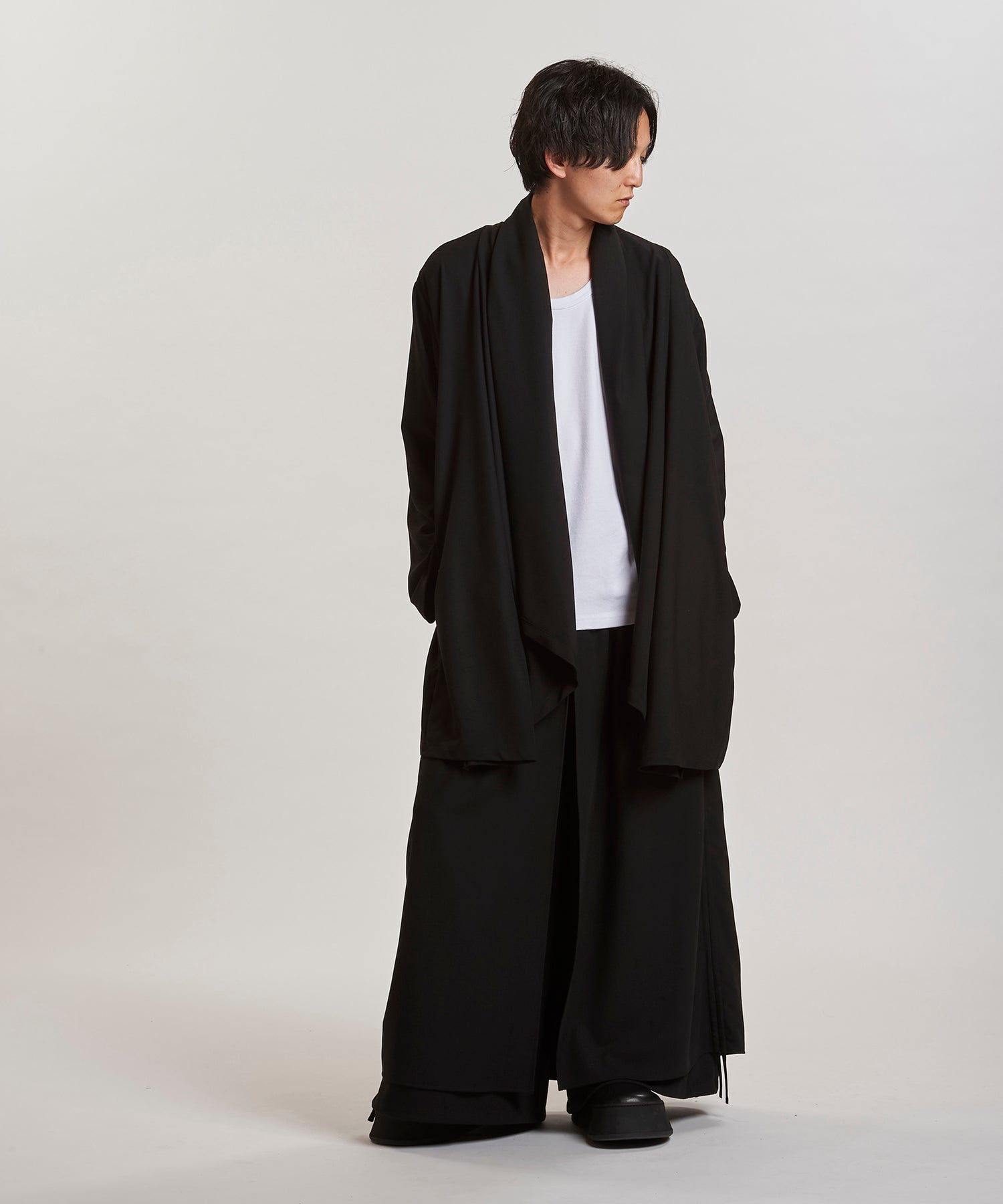 BLACK Model:H169cm