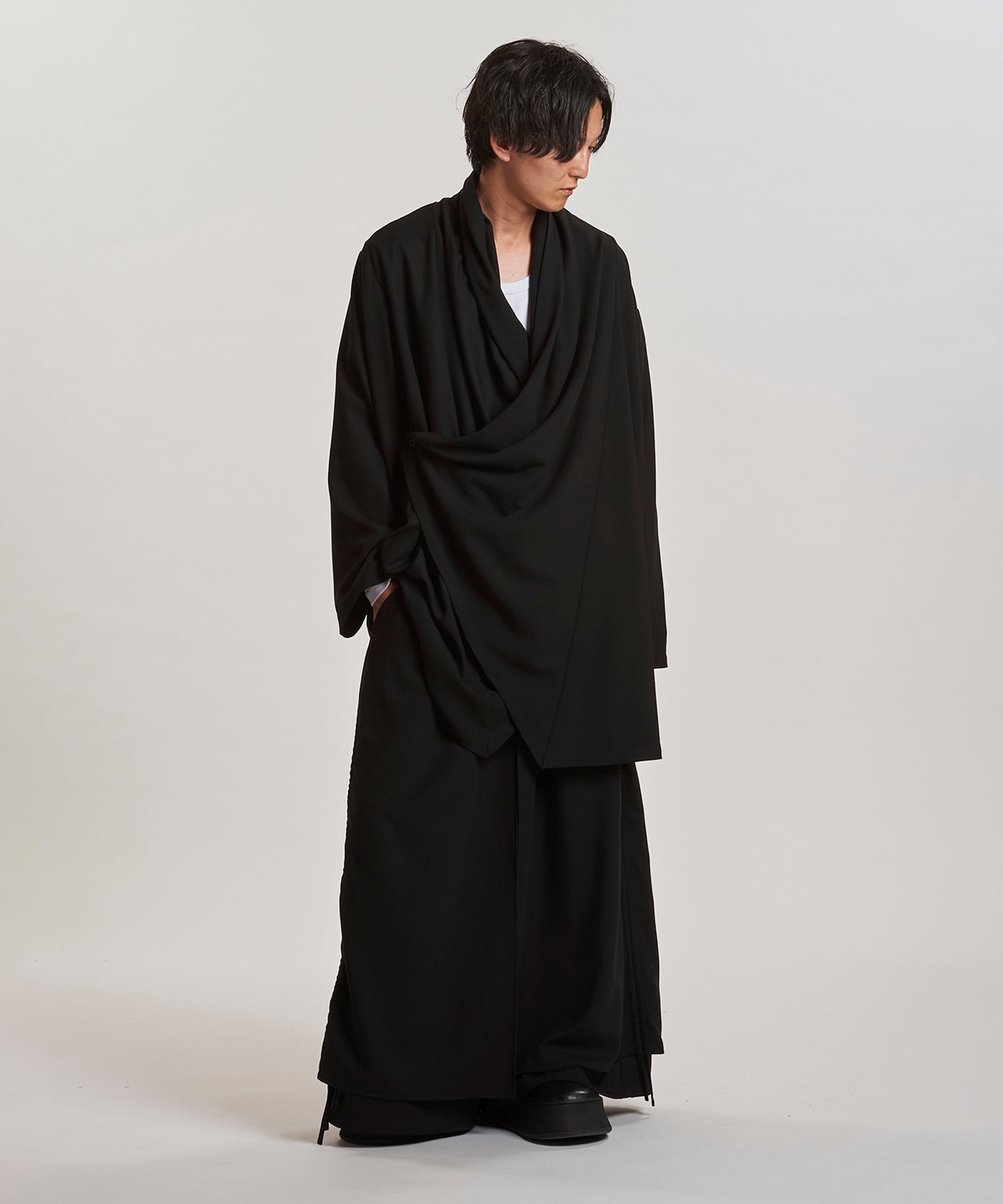 BLACK Model:H169cm