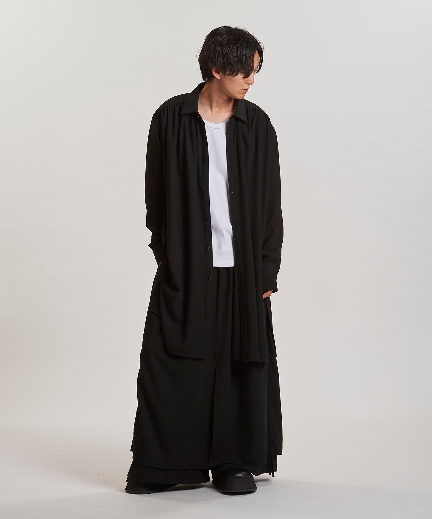 BLACK Model:H169cm